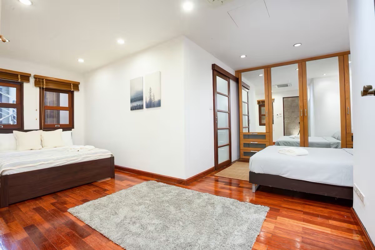 TownhomeSukhumvit, Asoke, Thonglor : Townhouse for Sale and Rent Sukhumvit 39 Phrom Phong near BTS Phrom Phong 4 Bedroom 440 sqm close to EmQuartier Emporium Samitivej Hospital