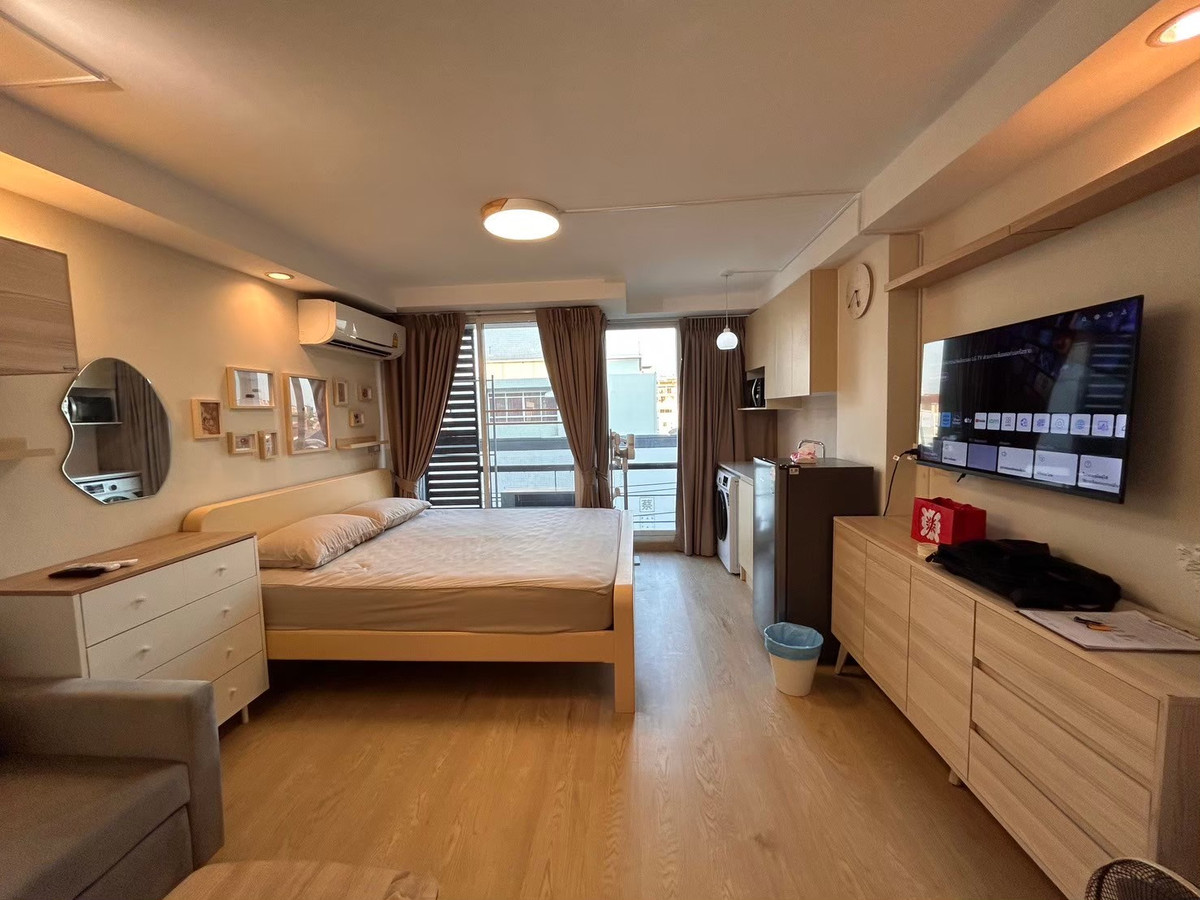 ให้เช่าคอนโดรัชดา ห้วยขวาง : ฮัมเบิล ลิฟวิ่ง คอนโดมิเนียม สตูดิโอ 1 ห้องน้ำ ขนาด 24 ตรม