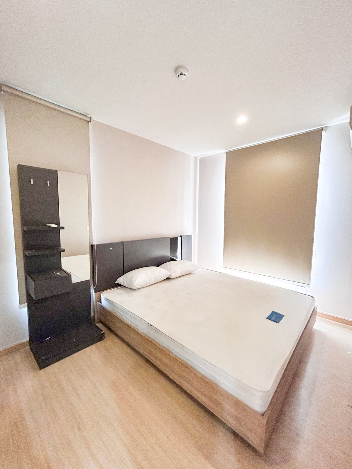 ให้เช่าคอนโดอ่อนนุช อุดมสุข : ห้องหัวมุม วิวสระว่ายน้ำ เช่า 2 ห้องนอน 1 ห้องน้ำ เดอะ ทรี อ่อนนุช สเตชั่น