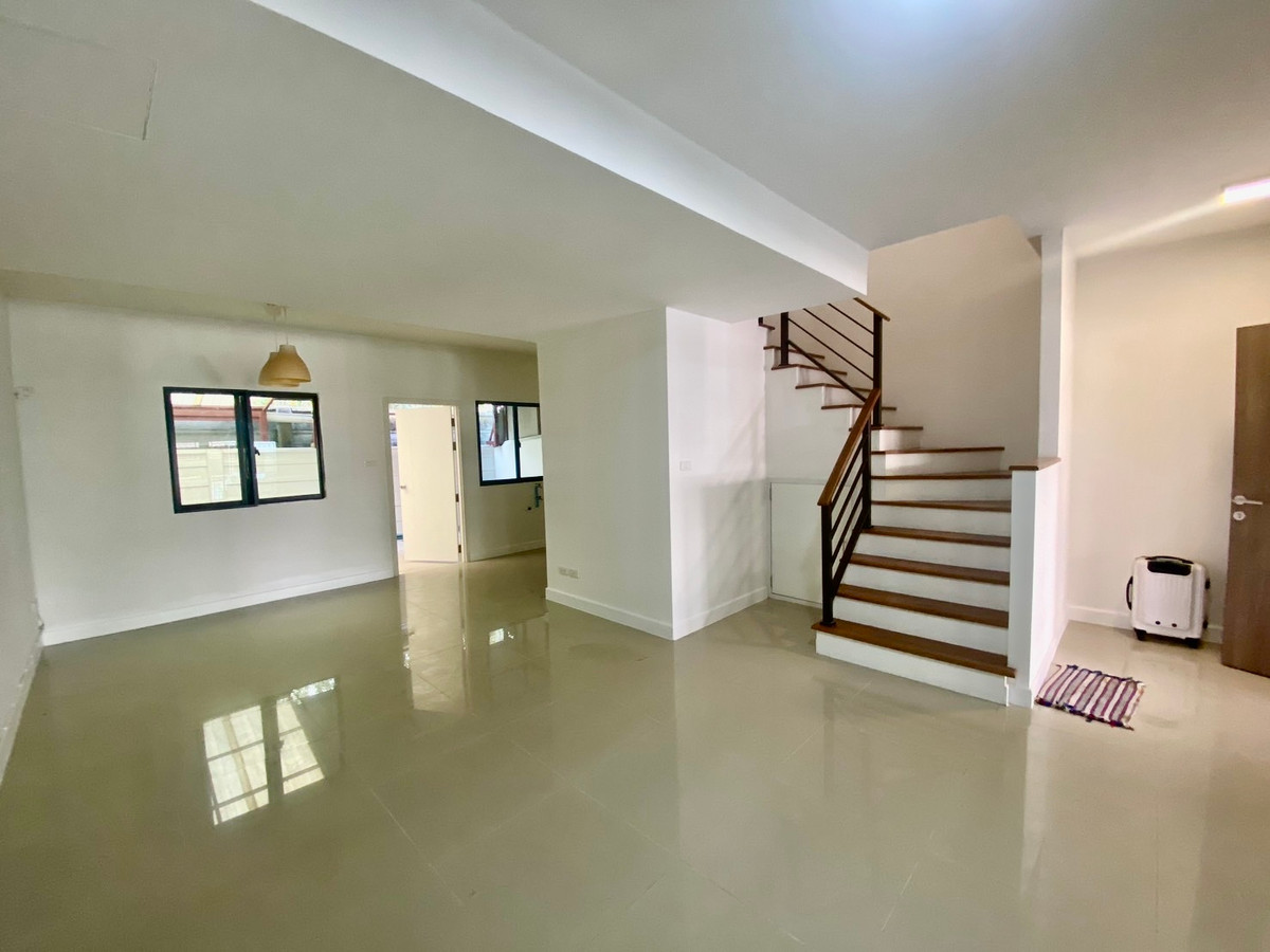 For SaleTownhomePattanakan, Srinakarin : For Sale: 2-Storey Townhome at Pruksa Ville 73 Pattanakarn 38 | Wide Frontage | Extra Space | Design It Your Way