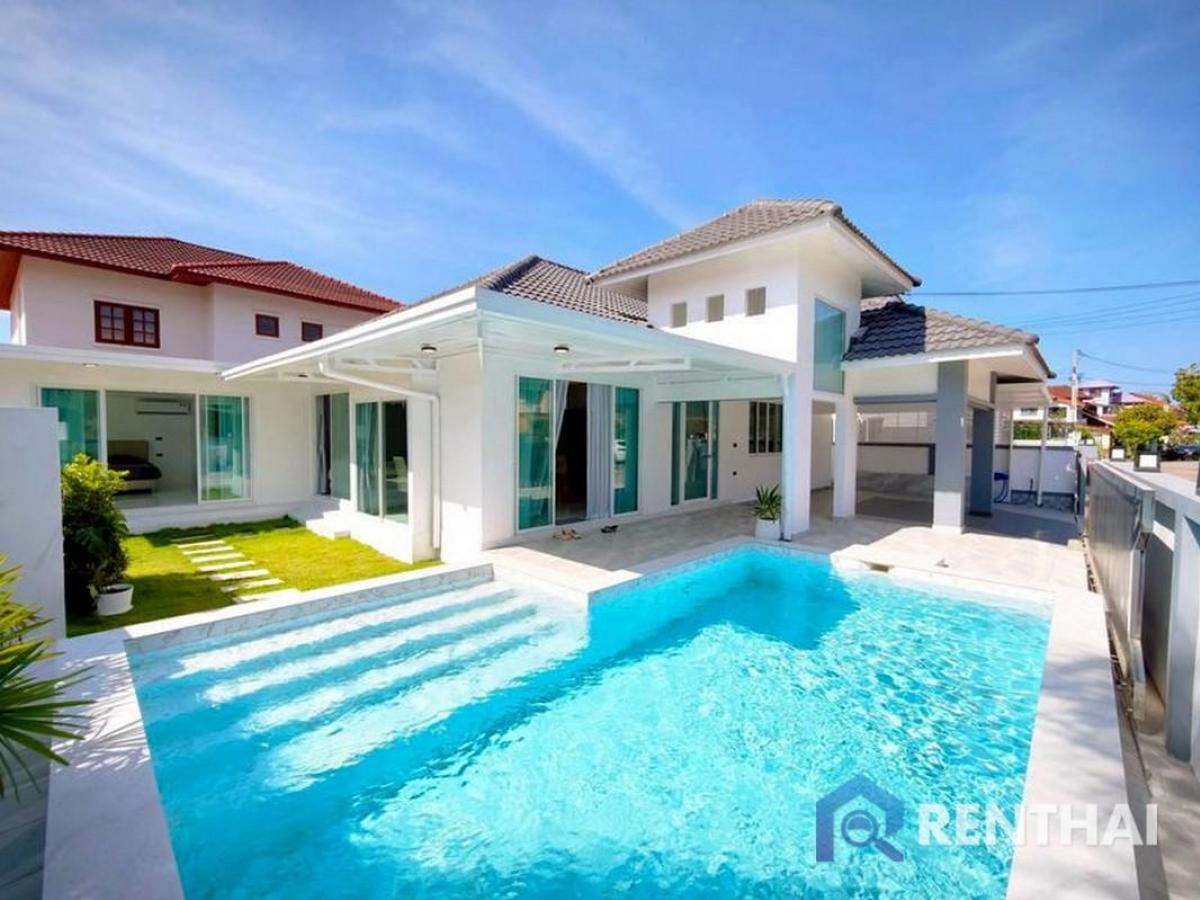 For SaleHousePattaya, Bangsaen, Chonburi : Modern Detached House with Private Swimming Pool
