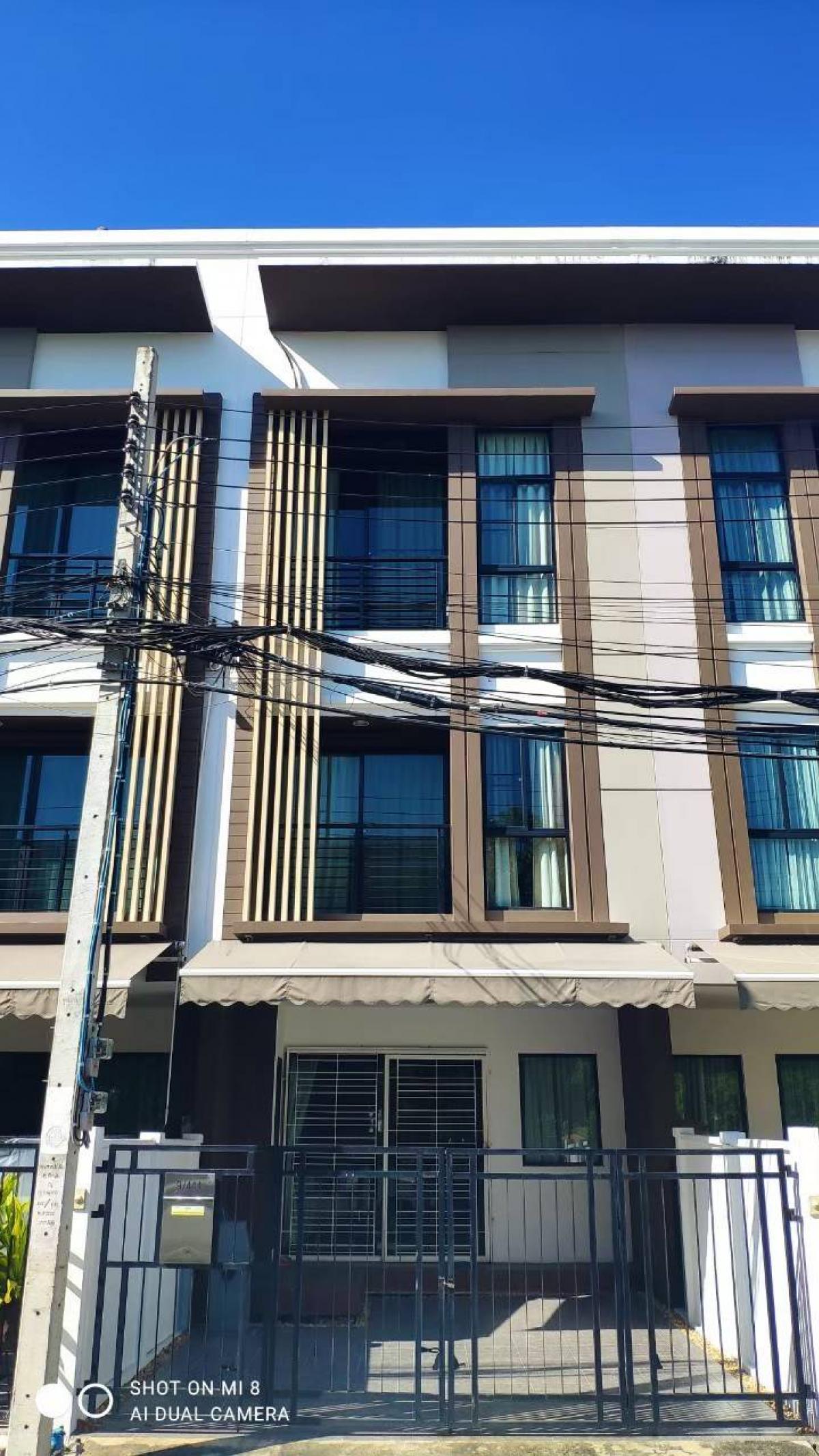 ขายทาวน์โฮมท่าพระ ตลาดพลู วุฒากาศ : 28/02/2026, บ้านเดี่ยว 3 ห้องนอน พร้อมพื้นที่กว้าง ใจกลางทำเลทอง เช่า 18,000 บาท/เดือน ขาย 4.19 ล้าน ใกล้ BTS ท่าพระ