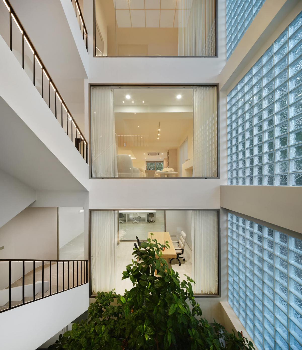 ขายสำนักงานรัชดา ห้วยขวาง : 28/02/2026, บ้านเดี่ยว Home Office พื้นที่กว้าง 550 ตรม. ใจกลางรัชดา 
ขาย 29 ล้าน ใกล้แยกลาดพร้าว-รัชโยธิน ลงทุนหรืออยู่อาศัยคุ้ม!