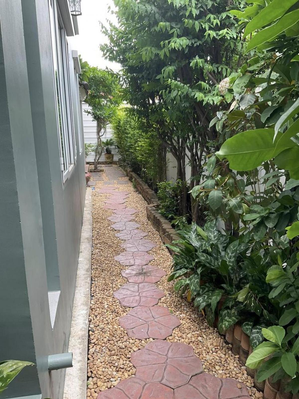 ขายบ้านพัฒนาการ ศรีนครินทร์ : 28/02/2026, บ้านหรู 3 ห้องนอน 3 ห้องน้ำ 175 ตร.ม. พร้อมที่ดิน 58.5 ตร.วา 
ขาย 6.8 ล้าน ใจกลางอ่อนนุช ทำเลทองรอคุณเป็นเจ้าของ!