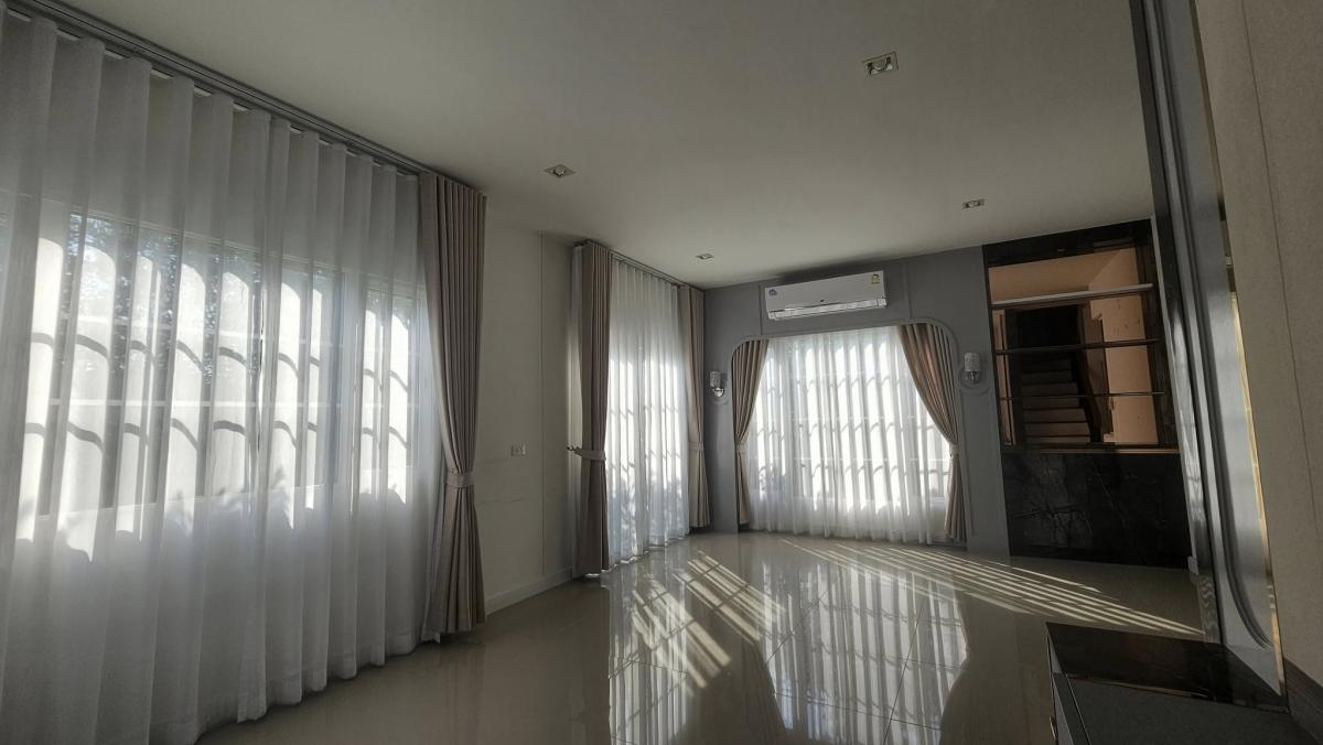 ขายบ้านท่าพระ ตลาดพลู วุฒากาศ : 28/02/2026, บ้านสวย 4 ห้องนอน ใกล้ BTS สาทร พร้อมที่ดิน 37.4 ตรว. Golden Neo Sathorn ราคาดี 11 ล้าน โอกาสลงทุนไม่ควรพลาด!