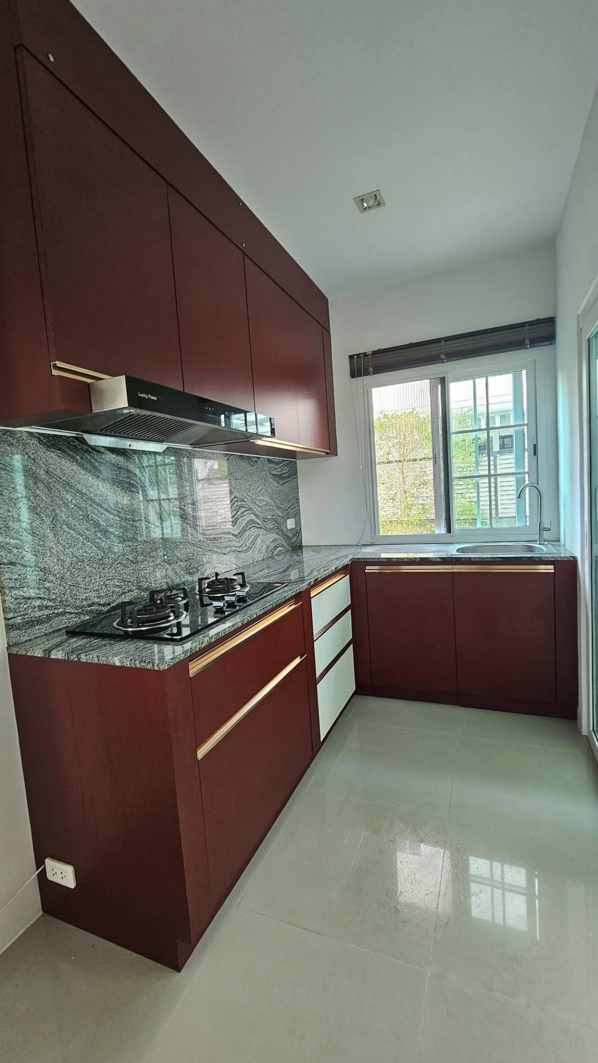 ขายบ้านท่าพระ ตลาดพลู วุฒากาศ : 28/02/2026, บ้านสวย 4 ห้องนอน ใกล้ BTS สาทร พร้อมที่ดิน 37.4 ตรว. Golden Neo Sathorn ราคาดี 11 ล้าน โอกาสลงทุนไม่ควรพลาด!