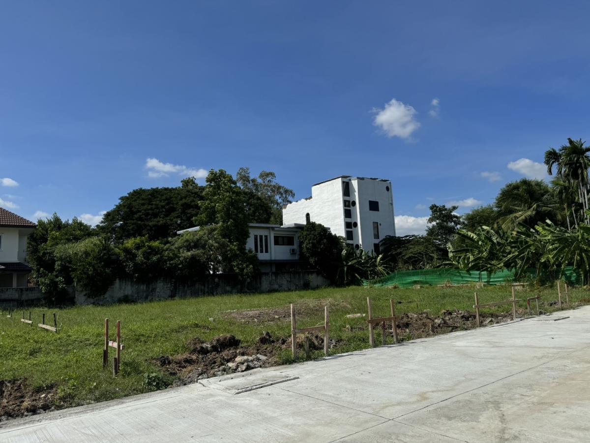 ขายที่ดินอ่อนนุช อุดมสุข : 28/02/2026, ขายที่ดินถมแล้ว สุขุมวิท 101 ใกล้ BTS ปุณณวิถี เหมาะทำบ้าน-โฮมออฟฟิศ 
382 ตร.ว. ราคาพิเศษ 40 ล้าน ติดถนนกว้าง เดินทางสะดวกทุกเส้นทาง