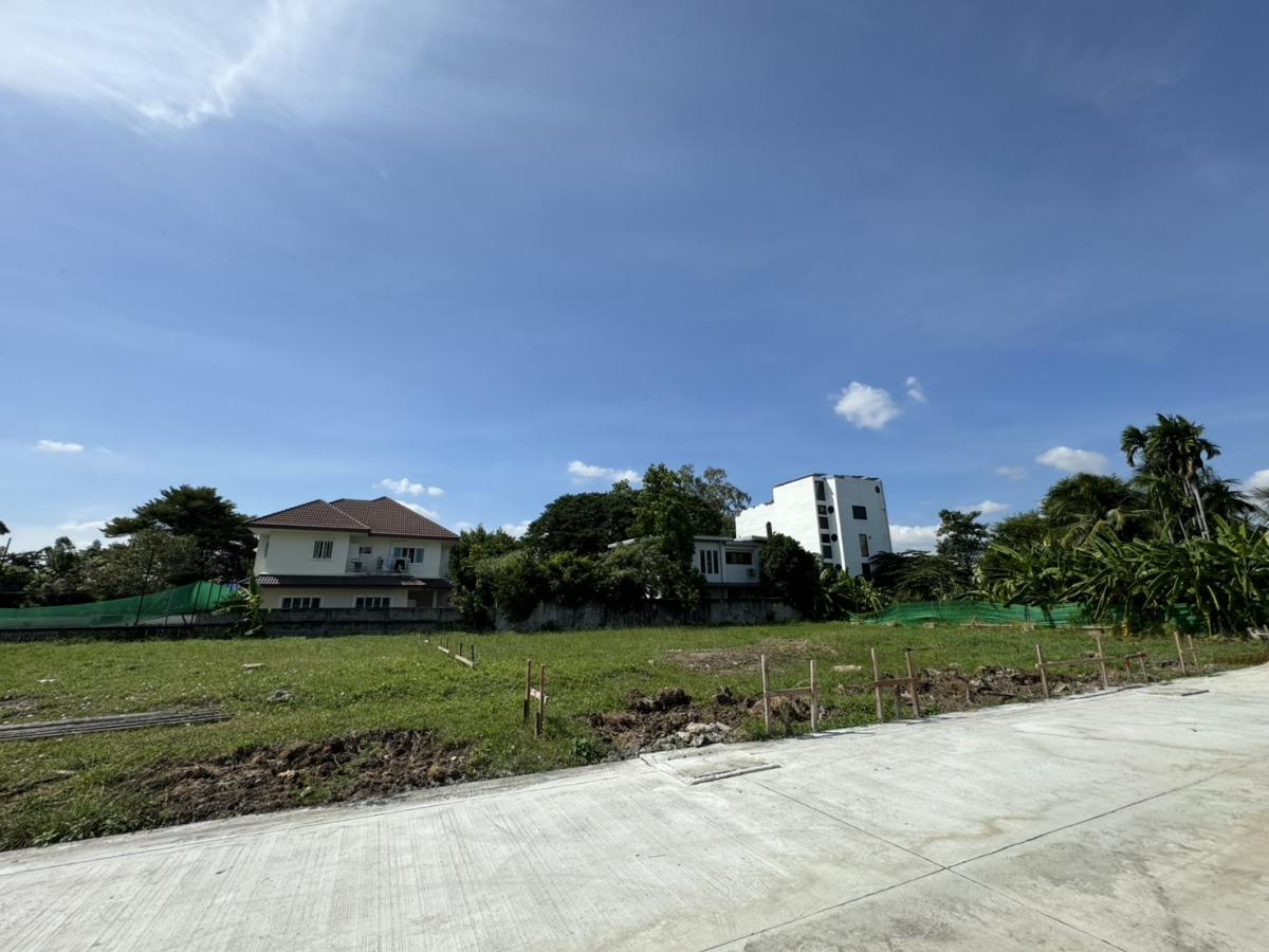 ขายที่ดินอ่อนนุช อุดมสุข : 28/02/2026, ขายที่ดินถมแล้ว สุขุมวิท 101 ใกล้ BTS ปุณณวิถี เหมาะทำบ้าน-โฮมออฟฟิศ 
382 ตร.ว. ราคาพิเศษ 40 ล้าน ติดถนนกว้าง เดินทางสะดวกทุกเส้นทาง