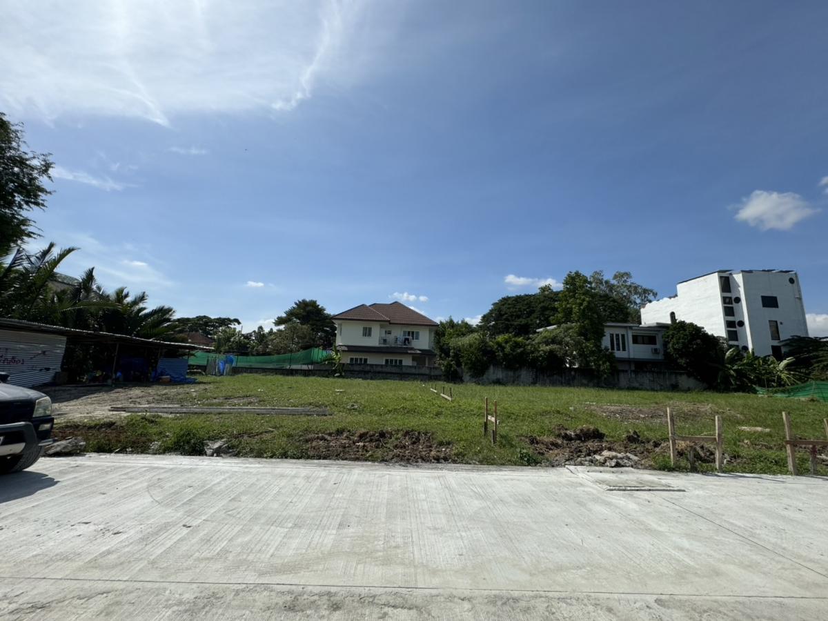 ขายที่ดินอ่อนนุช อุดมสุข : 28/02/2026, ขายที่ดินถมแล้ว สุขุมวิท 101 ใกล้ BTS ปุณณวิถี เหมาะทำบ้าน-โฮมออฟฟิศ 
382 ตร.ว. ราคาพิเศษ 40 ล้าน ติดถนนกว้าง เดินทางสะดวกทุกเส้นทาง