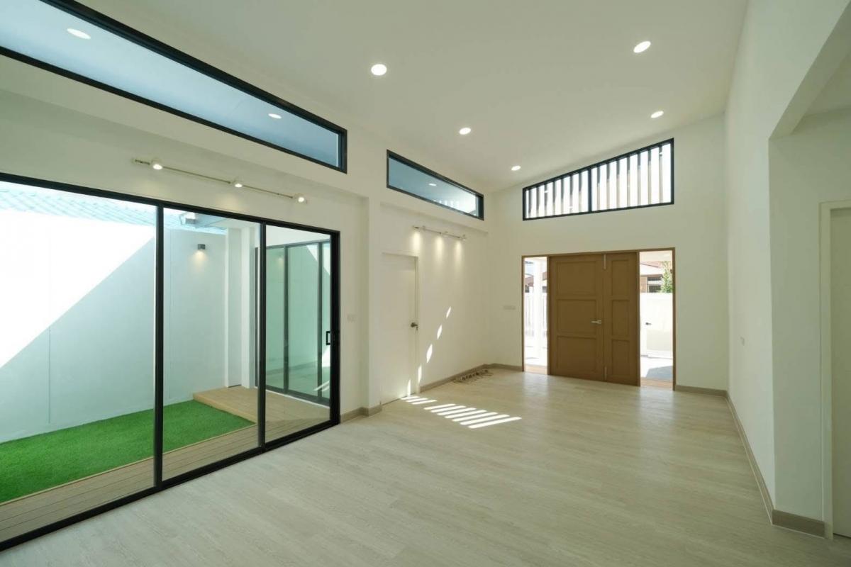 ขายบ้านอ่อนนุช อุดมสุข : 28/02/2026, บ้านเดี่ยว 3 ห้องนอน 168 ตรม. พร้อมที่ดิน 50 ตร.วา ใกล้ On Nut 
ราคาขายเพียง 5.89 ล้าน ลงทุนดี เดินทางสะดวก!