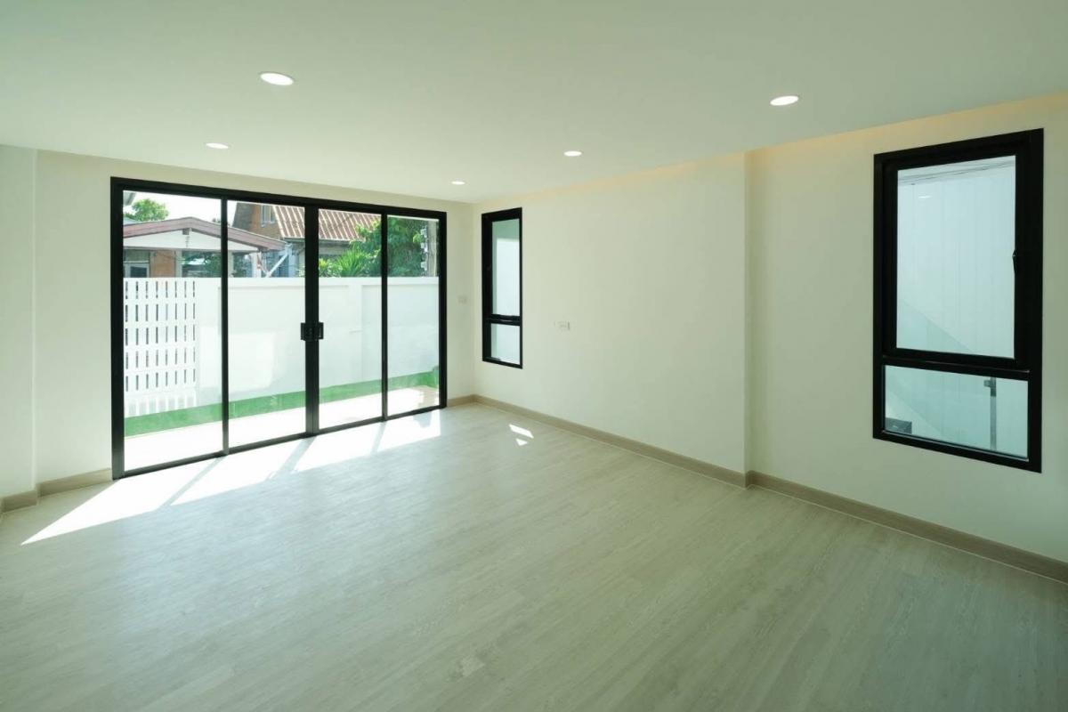 ขายบ้านอ่อนนุช อุดมสุข : 28/02/2026, บ้านเดี่ยว 3 ห้องนอน 168 ตรม. พร้อมที่ดิน 50 ตร.วา ใกล้ On Nut 
ราคาขายเพียง 5.89 ล้าน ลงทุนดี เดินทางสะดวก!