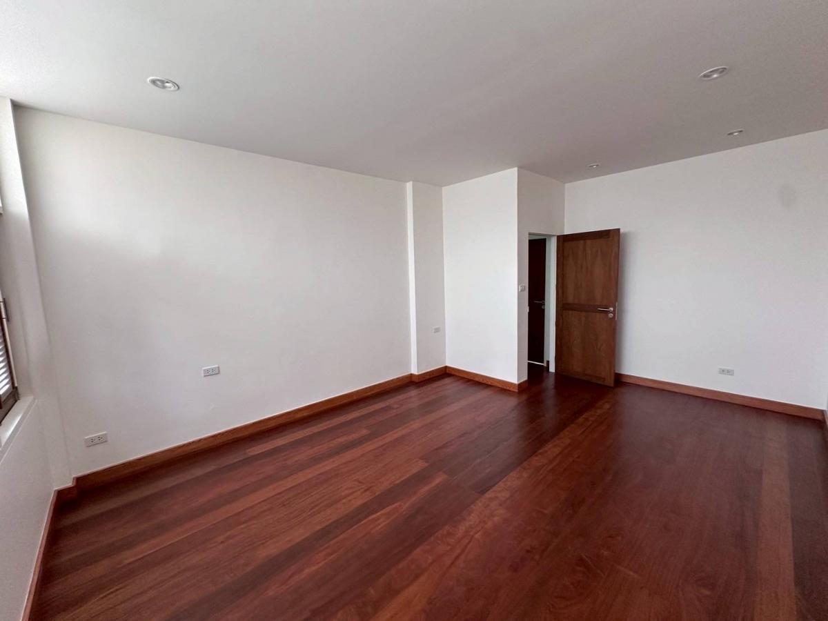 For RentTownhomeSukhumvit, Asoke, Thonglor : 28/02/2026, Baan Suan Charoenjai Ekkamai 12, 3 bedrooms, in the heart of Sukhumvit. Wide area 250 sq m, rent 90,000 baht/month, ready to connect to BTS, close to shopping!