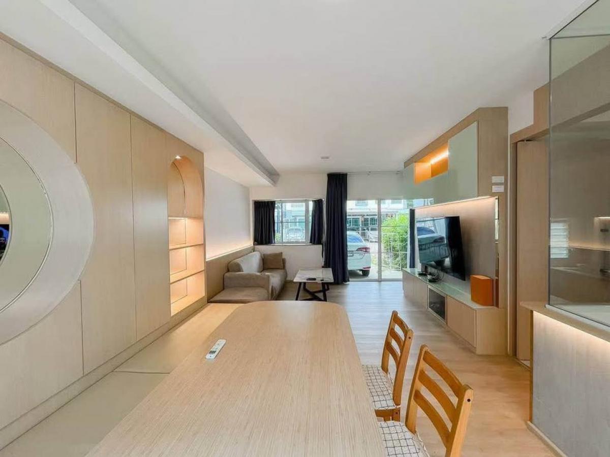 ให้เช่าทาวน์โฮมบางนา แบริ่ง ลาซาล : 28/02/2026, ให้เช่า Indy 2 Bangna-Ramkhamhaeng 2 ทาวน์โฮม 3 ห้องนอน ใกล้เมกะบางนา พื้นที่กว้าง 122 ตร.ม. 20 ตร.วา จอดรถ 2 คัน เพียง 49,000 บาท/เดือน