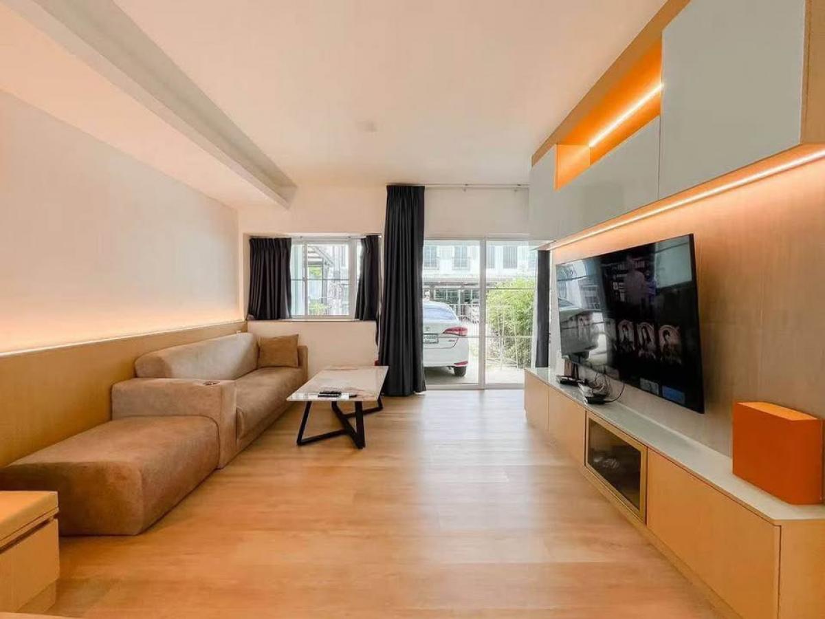 ให้เช่าทาวน์โฮมบางนา แบริ่ง ลาซาล : 28/02/2026, ให้เช่า Indy 2 Bangna-Ramkhamhaeng 2 ทาวน์โฮม 3 ห้องนอน ใกล้เมกะบางนา พื้นที่กว้าง 122 ตร.ม. 20 ตร.วา จอดรถ 2 คัน เพียง 49,000 บาท/เดือน