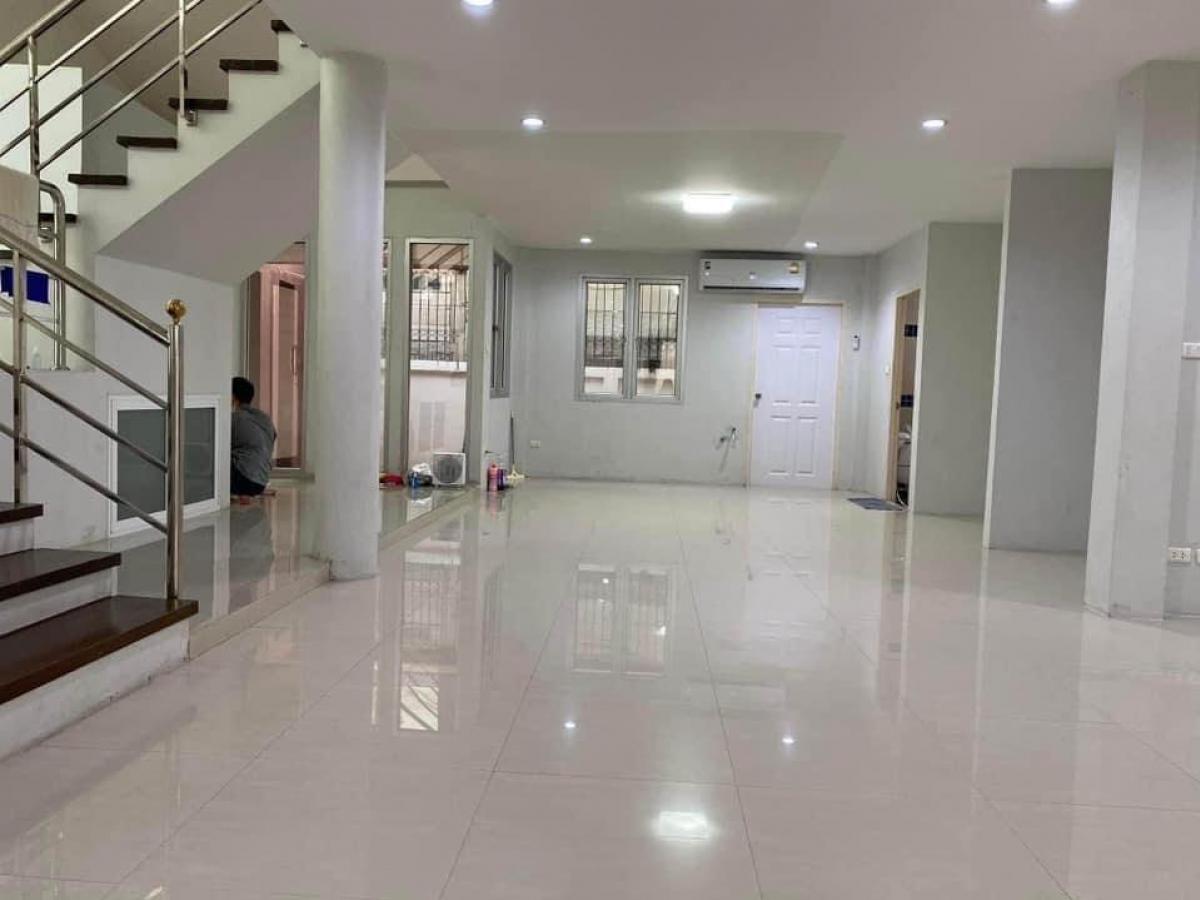 ให้เช่าบ้านอ่อนนุช อุดมสุข : 28/02/2026, บ้านเดี่ยว 3 ห้องนอน ใกล้รถไฟฟ้า อ่อนนุช 
Spacious 3-Bedroom House Near BTS Onnut – Rent Now 45,000 THB!