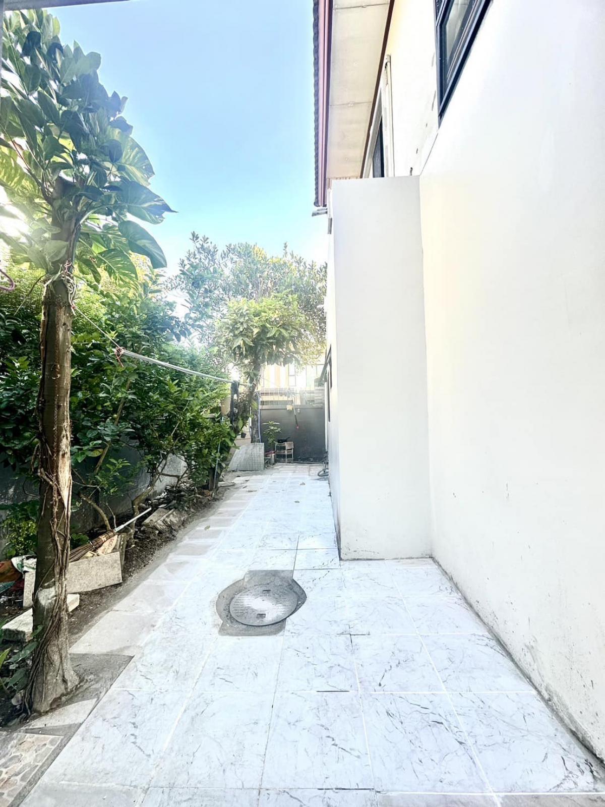 ขายบ้านปทุมธานี รังสิต ธรรมศาสตร์ : 28/02/2026, ถูกสุดในลาดสวาย บ้านเดี่ยว 3 ห้องนอน รีโนเวทใหม่ 4.49 ลบ. พร้อมยื่นกู้ฟรี 
บ้านใหม่มือ 1 ตกแต่งครบ 60 ตรว. ใกล้เมือง ผ่อนสบาย 15,000.- เริ่มวันนี้!