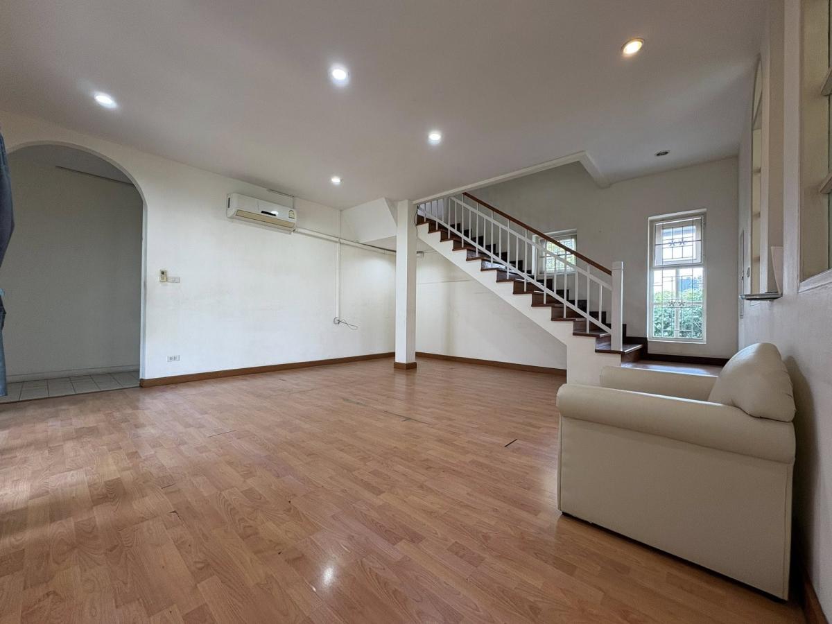 ขายบ้านอ่อนนุช อุดมสุข : 28/02/2026, บ้านหรู 4 ห้องนอน ใกล้สุขุมวิท 101 พร้อมที่ดินกว้าง 149 ตร.ว. 
ขาย 25.5 ล้าน ลงตัวสำหรับครอบครัวใหญ่และการลงทุน!