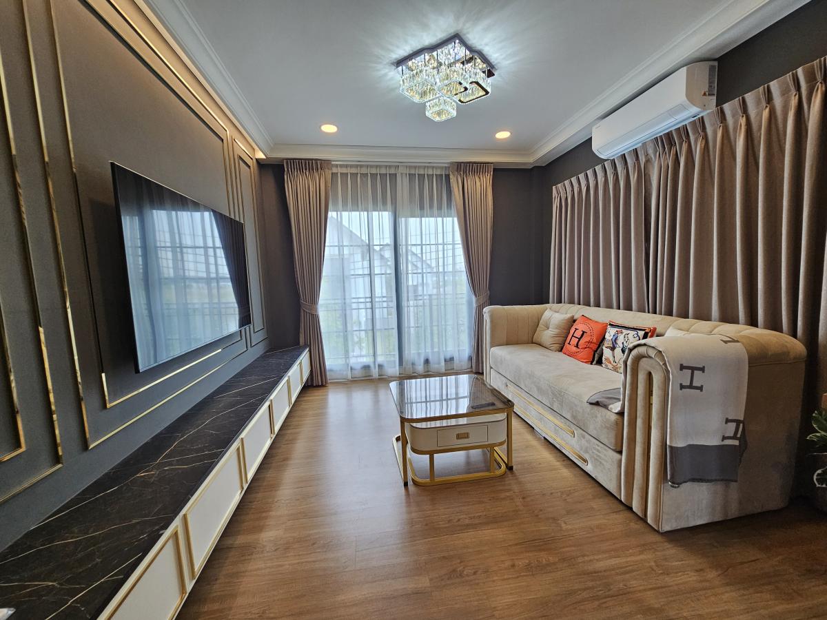 ขายบ้านบางนา แบริ่ง ลาซาล : 28/02/2026, บ้านหรู 4 ห้องนอน Centro Bangna 2 พร้อมเช่า 150,000 บาท/เดือน 
ที่ดิน 70 ตร.ว. พื้นที่ใช้สอย 303 ตร.ม. ราคาขาย 27.4 ล้านบาท