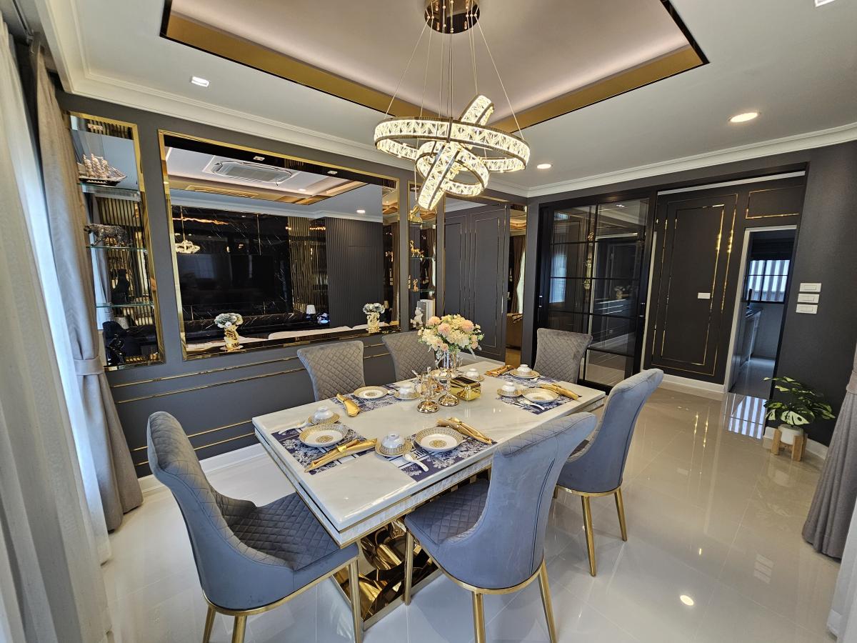 ขายบ้านบางนา แบริ่ง ลาซาล : 28/02/2026, บ้านหรู 4 ห้องนอน Centro Bangna 2 พร้อมเช่า 150,000 บาท/เดือน 
ที่ดิน 70 ตร.ว. พื้นที่ใช้สอย 303 ตร.ม. ราคาขาย 27.4 ล้านบาท