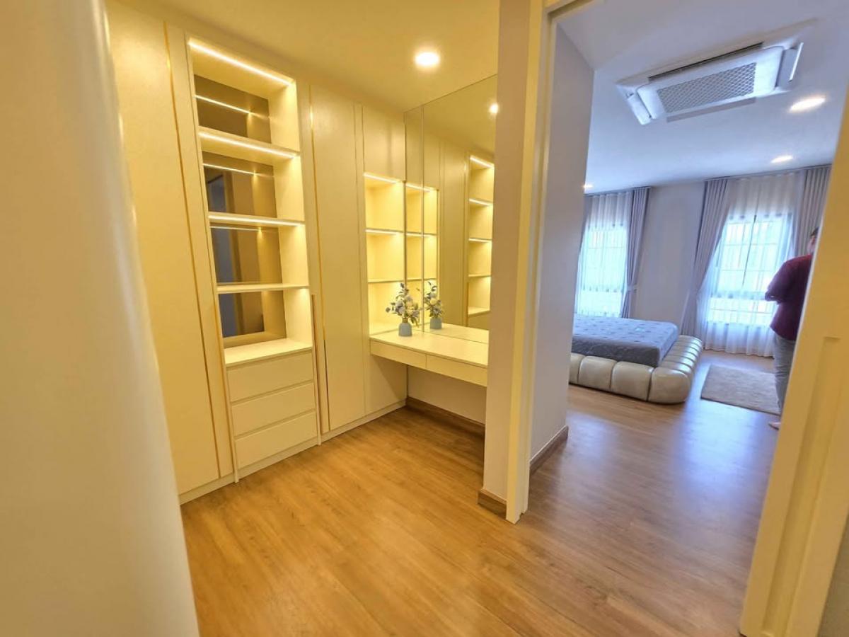 ขายบ้านบางนา แบริ่ง ลาซาล : 28/02/2026, บ้านเดี่ยวพรีเมี่ยม Centro Bangna 2 ใกล้ Mega Bangna เพียง 19.5 ล้าน 
เช่าลดพิเศษ 165,000 บาท/เดือน พื้นที่กว้าง พร้อมสวนรอบบ้าน