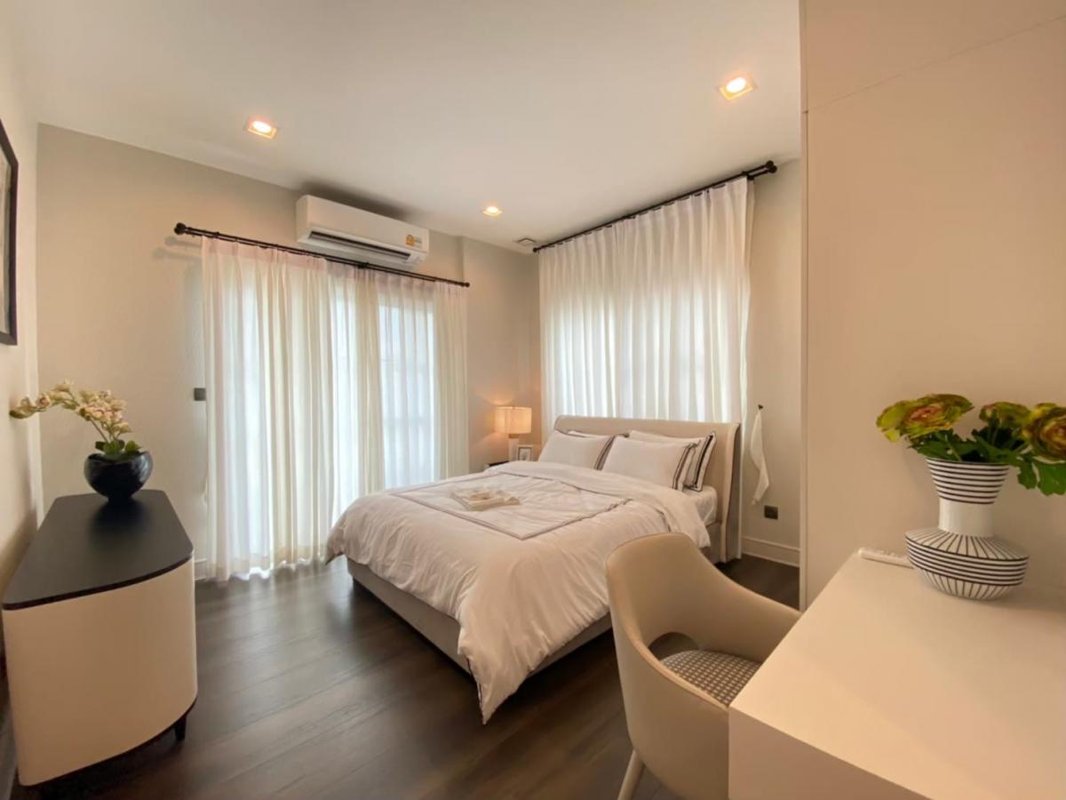 ขายบ้านวิภาวดี ดอนเมือง หลักสี่ : 28/02/2026, บ้านหรูสไตล์ Tuscany 4 ห้องนอน ย่านรามอินทรา-พหลโยธิน 50 
พร้อมคลับเฮาส์ สระว่ายน้ำ และความปลอดภัยครบครัน เริ่ม 22.9 ล้าน!