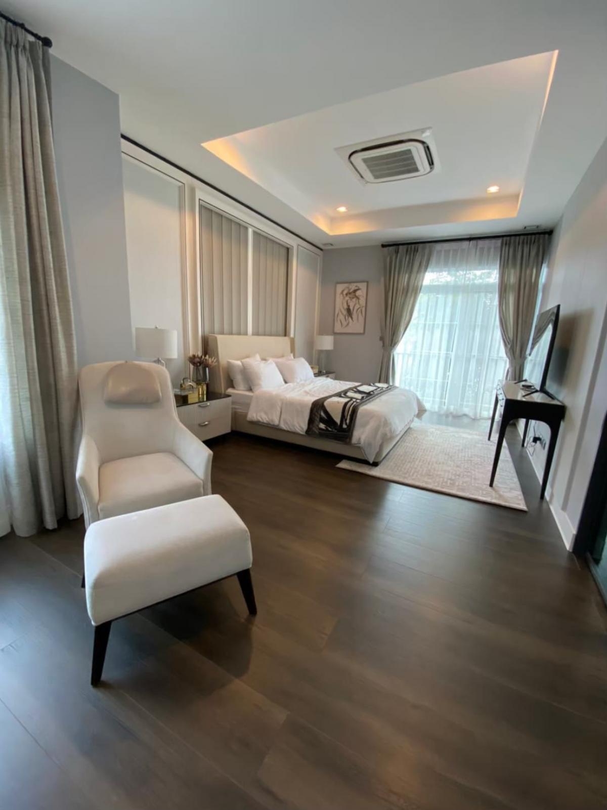 ขายบ้านวิภาวดี ดอนเมือง หลักสี่ : 28/02/2026, บ้านหรูสไตล์ Tuscany 4 ห้องนอน ย่านรามอินทรา-พหลโยธิน 50 
พร้อมคลับเฮาส์ สระว่ายน้ำ และความปลอดภัยครบครัน เริ่ม 22.9 ล้าน!