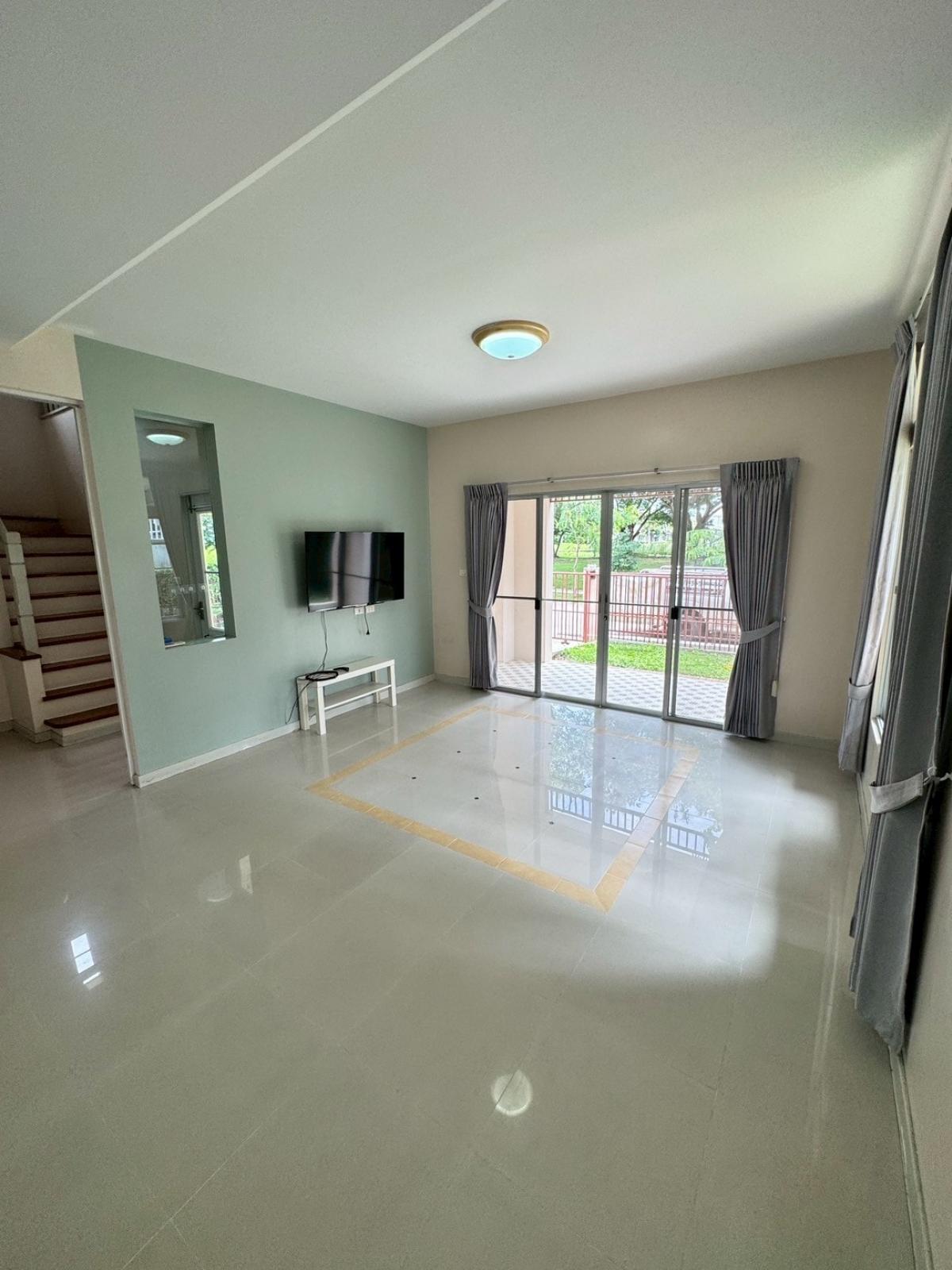 ขายบ้านแจ้งวัฒนะ เมืองทอง : 28/02/2026, บ้านเดี่ยว 4 ห้องนอน พร้อมสวนและทะเลสาบ บรรยากาศสงบ 
ขาย 6.2 ลบ. เช่า 32,000 บ./เดือน ใกล้ราชพฤกษ์-ติวานนท์