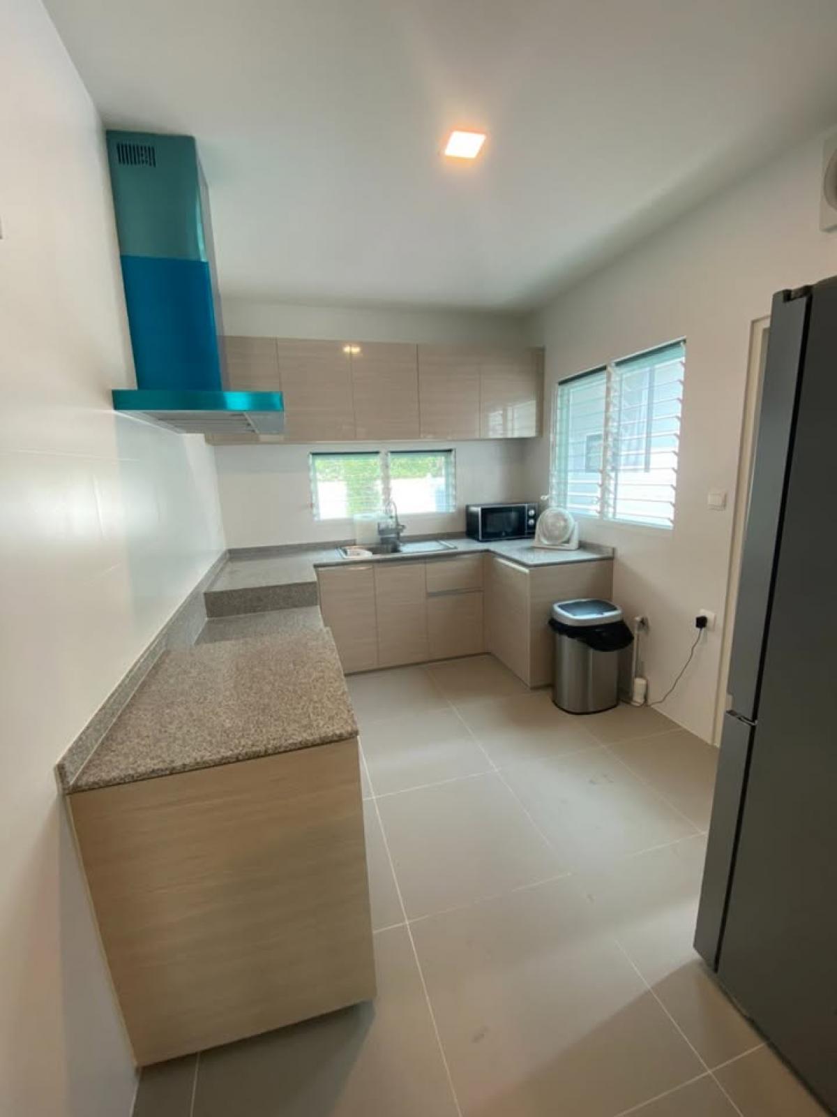 ขายบ้านลาดกระบัง สุวรรณภูมิ : 28/02/2026, บ้านหรู 4 ห้องนอนใหญ่ใน Mantana Bangna-Wongwaen 
เช่า 160,000 บาท/เดือน ขายเพียง 19.9 ล้านพร้อมที่ดินกว้าง