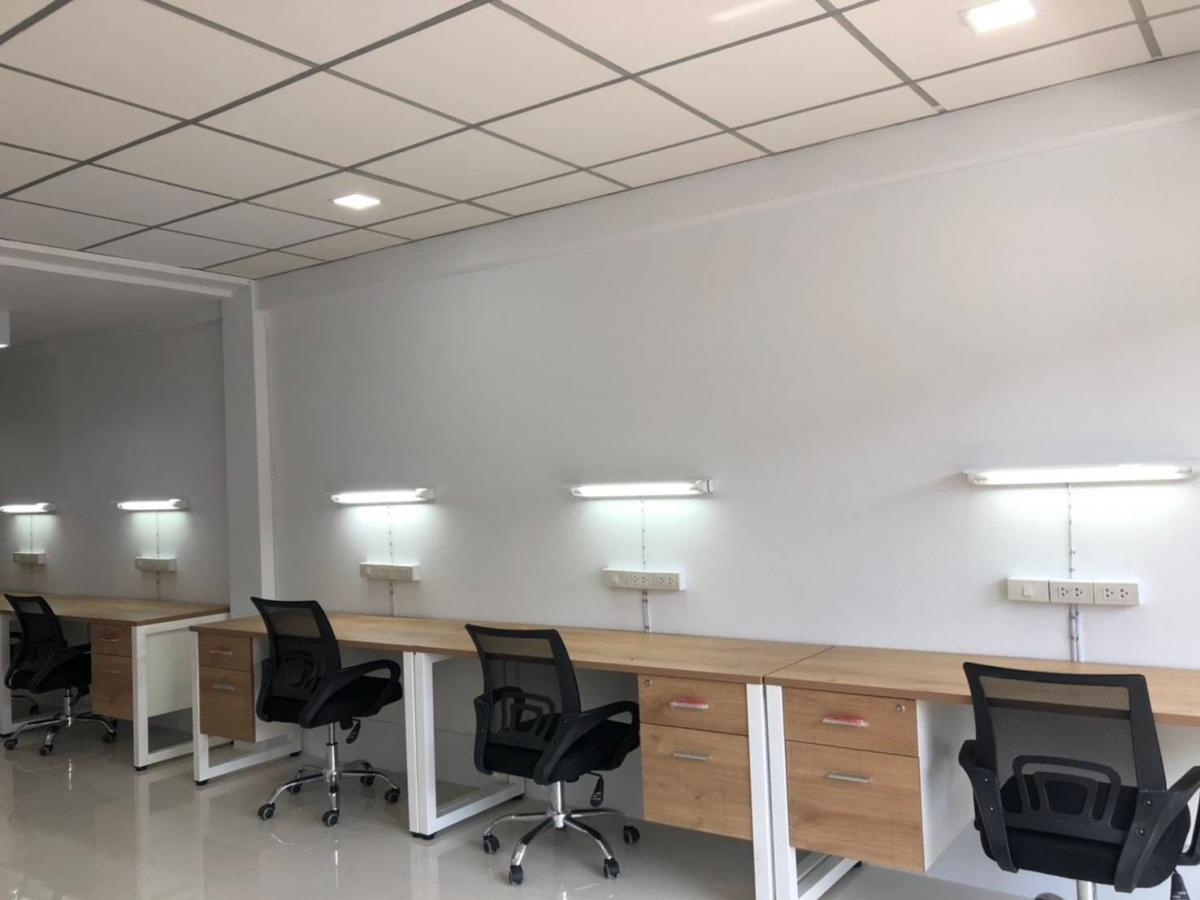 For RentOfficeRama9, Petchburi, RCA : 28/02/2026, Beautiful house with 4 bedrooms, area 400 sq m, in the heart of Rama 9 zone, with work space at home. 
Can be rented or bought Prices start at only 60,000 baht/month and only 14 million baht!