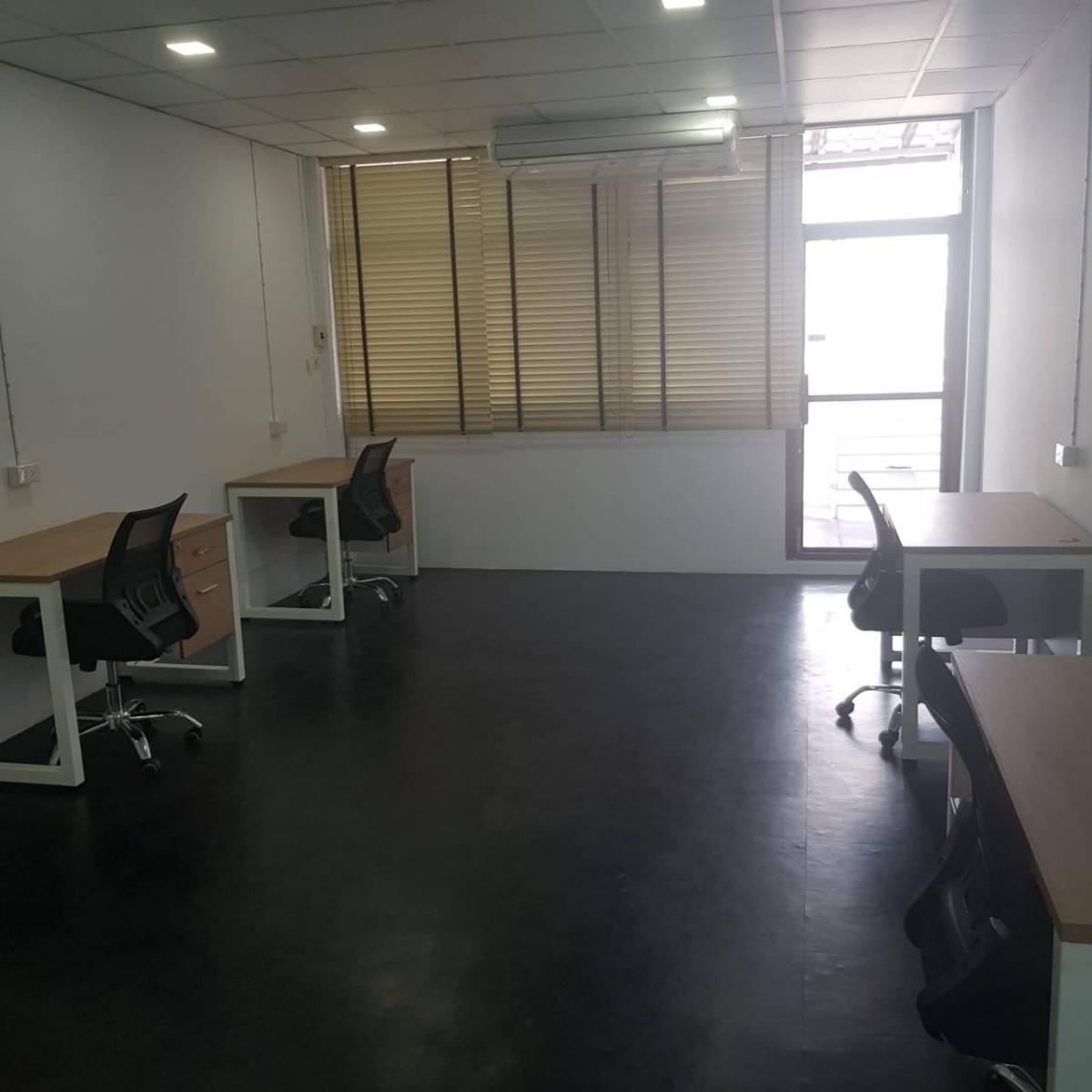 For RentOfficeRama9, Petchburi, RCA : 28/02/2026, Beautiful house with 4 bedrooms, area 400 sq m, in the heart of Rama 9 zone, with work space at home. 
Can be rented or bought Prices start at only 60,000 baht/month and only 14 million baht!