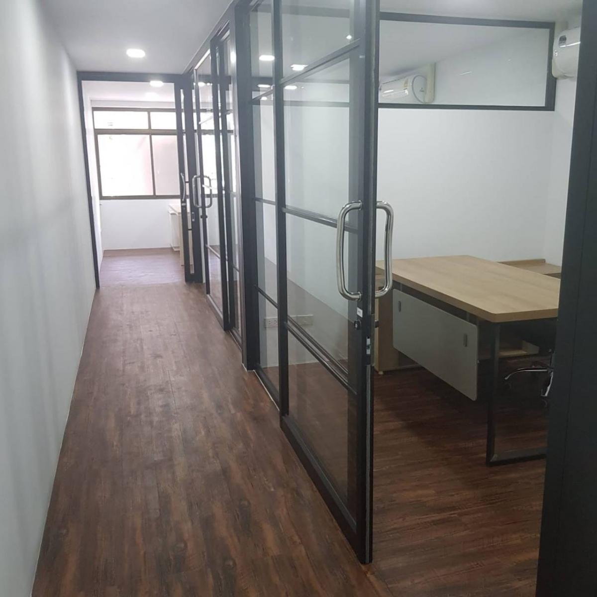 For RentOfficeRama9, Petchburi, RCA : 28/02/2026, Beautiful house with 4 bedrooms, area 400 sq m, in the heart of Rama 9 zone, with work space at home. 
Can be rented or bought Prices start at only 60,000 baht/month and only 14 million baht!