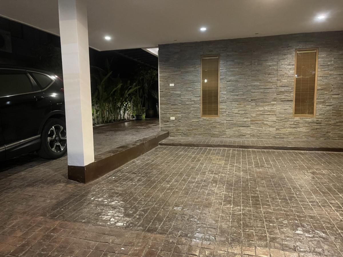 ขายบ้านอ่อนนุช อุดมสุข : 28/02/2026, บ้านหรู 4 ห้องนอน ใจกลาง On Nut พร้อมสิ่งอำนวยความสะดวกครบครัน 
เช่า 90,000 บาท/เดือน ใกล้ BTS และทางด่วน เดินได้ถึง Big C