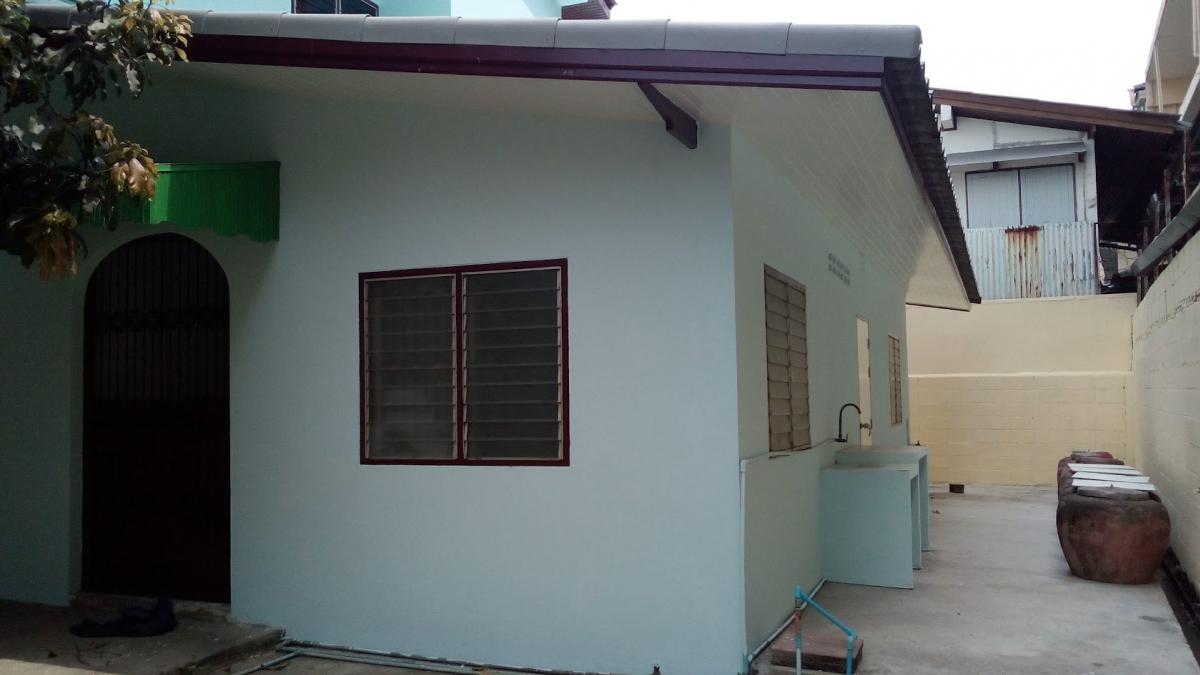 ขายบ้านนวมินทร์ รามอินทรา : 28/02/2026, บ้านใหญ่ 4 ห้องนอน ย่านนวมินทร์ ใกล้แยกลาดพร้าว เพียง 6 ล้าน 
พื้นที่ใช้สอยกว้าง 250 ตร.ม. พร้อมที่ดิน 104 ตร.ว. ตอบโจทย์ทุกไลฟ์สไตล์