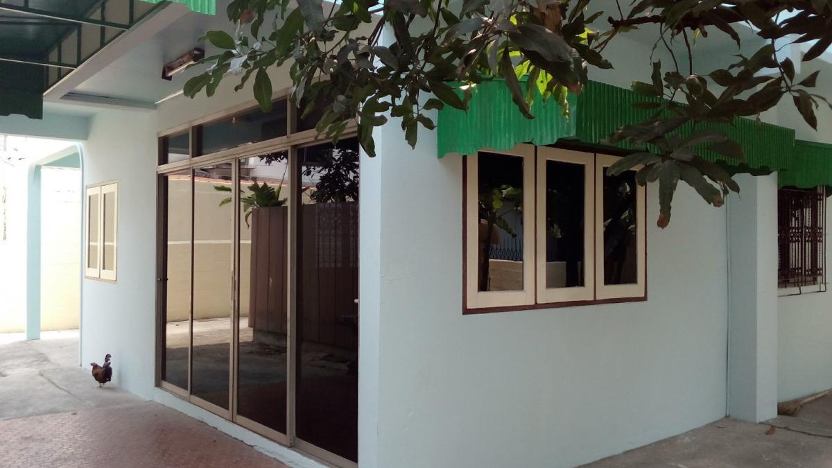 ขายบ้านนวมินทร์ รามอินทรา : 28/02/2026, บ้านใหญ่ 4 ห้องนอน ย่านนวมินทร์ ใกล้แยกลาดพร้าว เพียง 6 ล้าน 
พื้นที่ใช้สอยกว้าง 250 ตร.ม. พร้อมที่ดิน 104 ตร.ว. ตอบโจทย์ทุกไลฟ์สไตล์