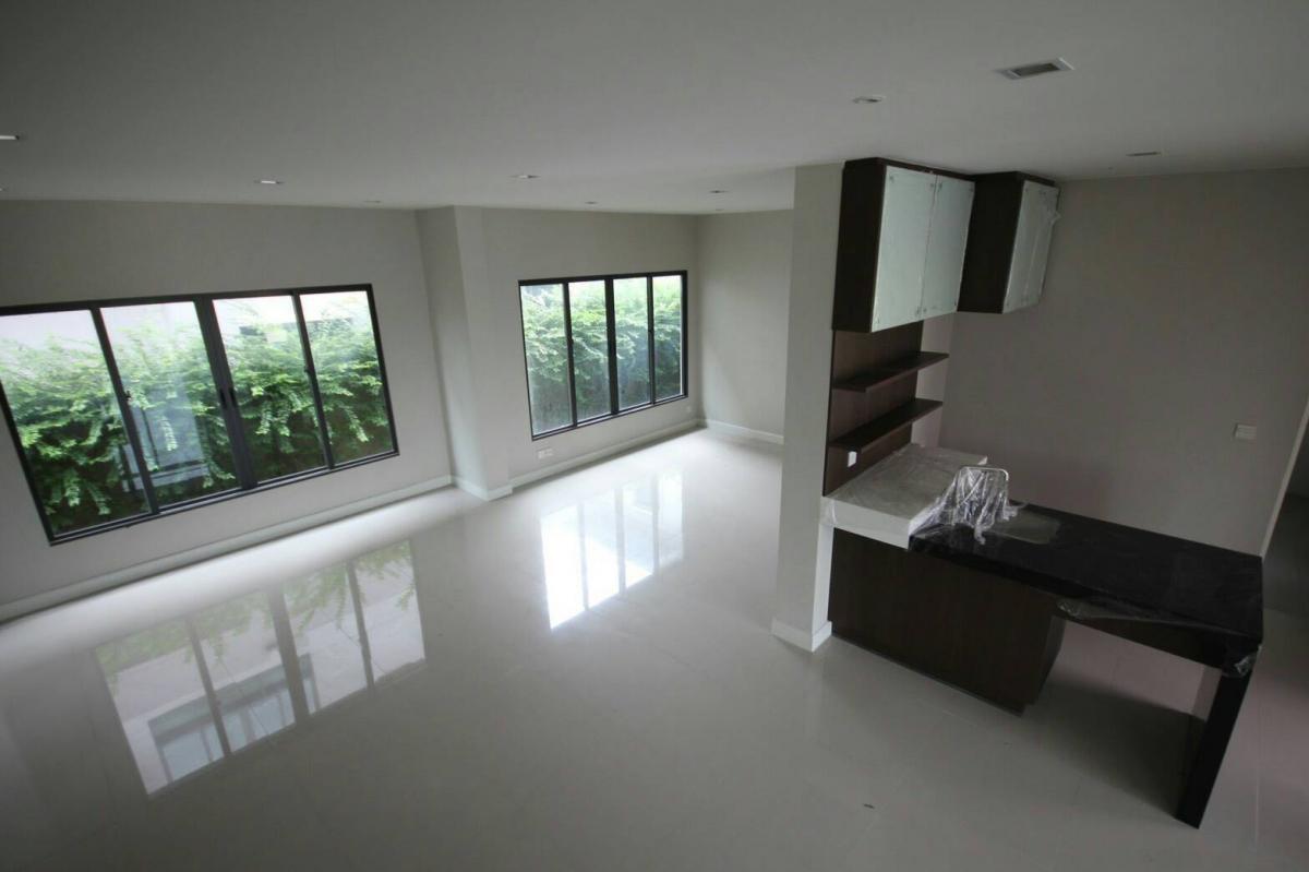 ขายบ้านพัฒนาการ ศรีนครินทร์ : 28/02/2026, บ้านหรู 5 ห้องนอน 4 ห้องน้ำ บนที่ดินใหญ่ 100 ตร.วา 
เซ็ททาซิริ ศรีนครินทร์-พระราม9 ราคาเพียง 23 ล้านเท่านั้น!