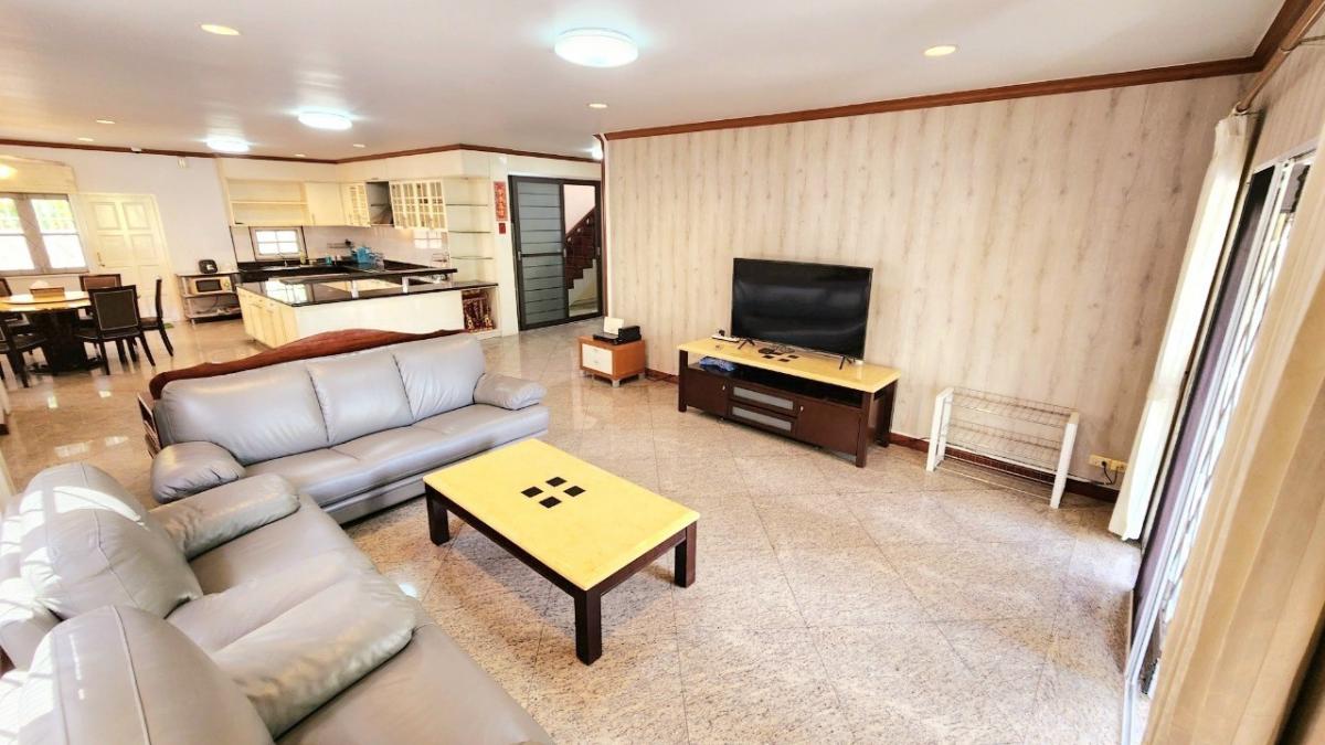 ขายบ้านเกษตร นวมินทร์ ลาดปลาเค้า : 28/02/2026, บ้านเดี่ยว 5 ห้องนอน พร้อมเฟอร์ครบ ชวนชื่นลาดพร้าว ใกล้เซ็นทรัล 
เช่า 66,000 บาท/เดือน หรือขาย 16 ล้าน ย้ายเข้าอยู่ได้เลย!