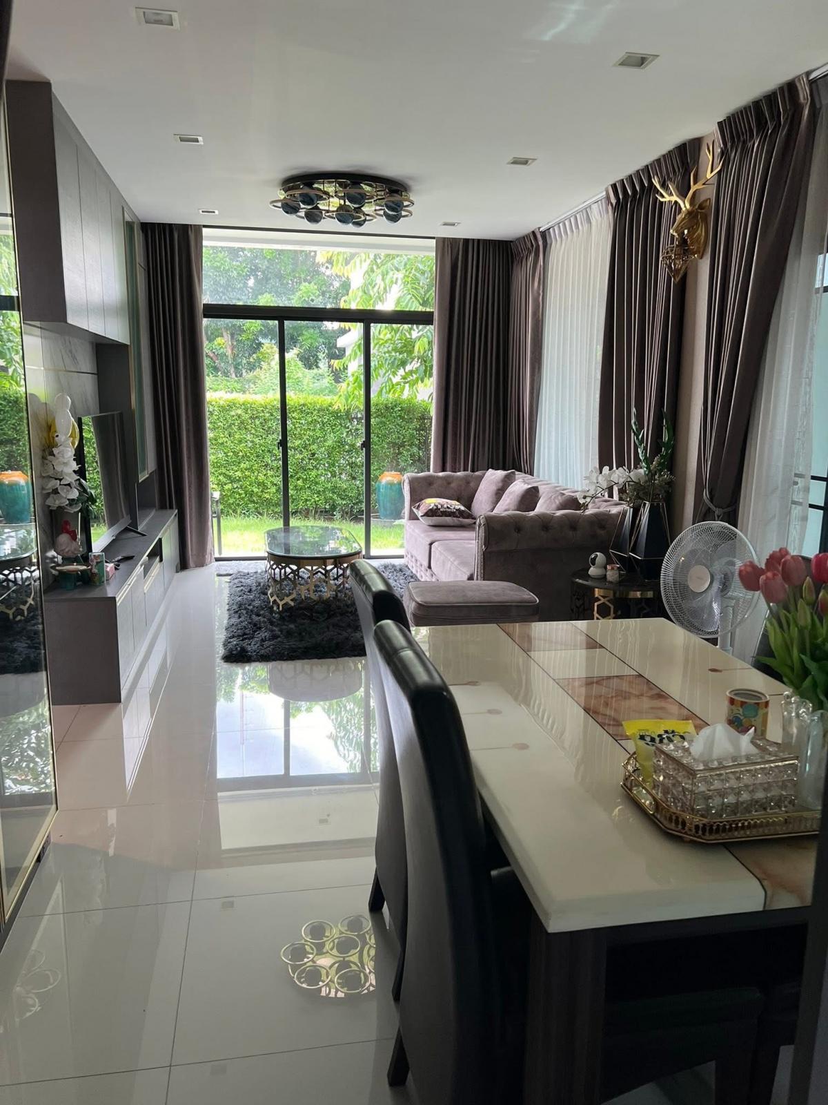 For SaleHouseSeri Thai, Ramkhamhaeng Nida : 28/02/2026, Beautiful detached house, 4 bedrooms, 3 bathrooms, ready to move in, Bangkok Boulevard, Ramindra. 
Wide area 215 sq m., near The Mall Bangkapi, free transfer!