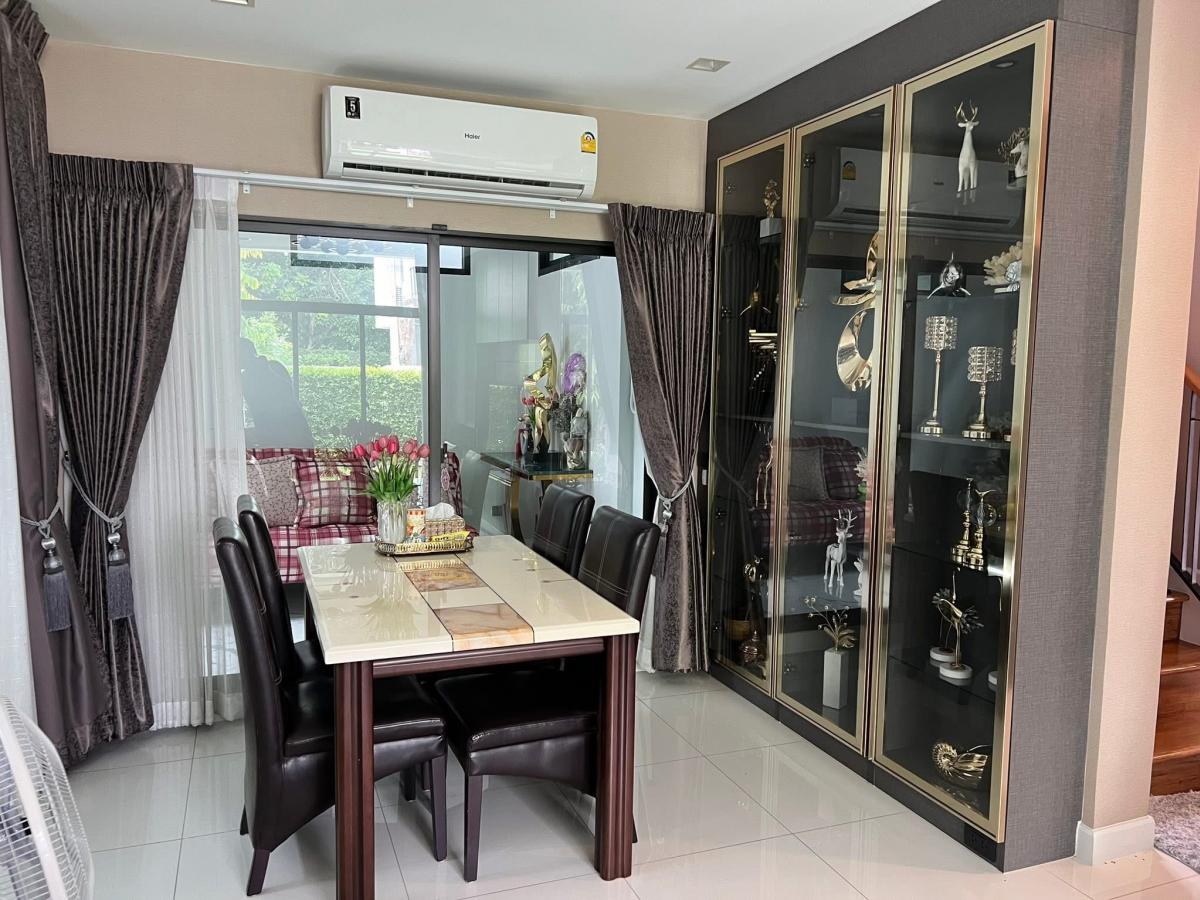For SaleHouseSeri Thai, Ramkhamhaeng Nida : 28/02/2026, Beautiful detached house, 4 bedrooms, 3 bathrooms, ready to move in, Bangkok Boulevard, Ramindra. 
Wide area 215 sq m., near The Mall Bangkapi, free transfer!