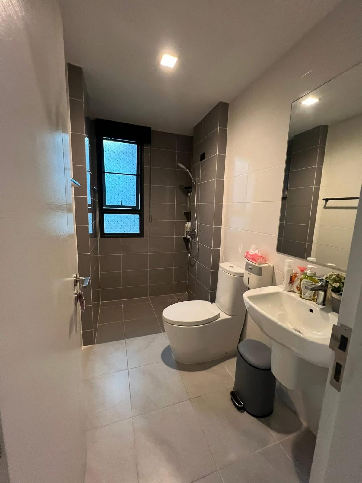 For SaleHouseSeri Thai, Ramkhamhaeng Nida : 28/02/2026, Beautiful detached house, 4 bedrooms, 3 bathrooms, ready to move in, Bangkok Boulevard, Ramindra. 
Wide area 215 sq m., near The Mall Bangkapi, free transfer!