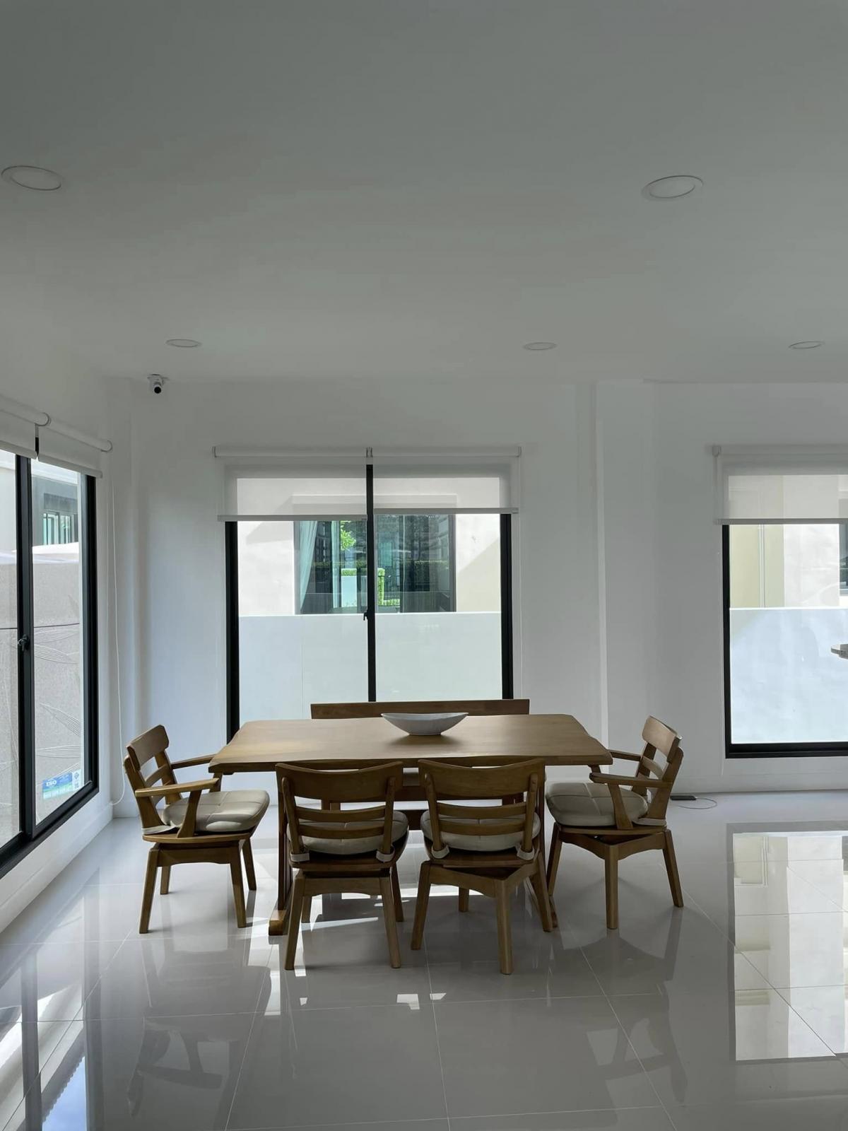 ขายบ้านสมุทรปราการ สำโรง : 28/02/2026, บ้านเดี่ยวสุดหรู 3 ห้องนอน ย่านบางนา-เทพารักษ์ 
ขาย 6.2 ล้าน หรือเช่า 70,000/เดือน พร้อมสิ่งอำนวยความสะดวกครบ!