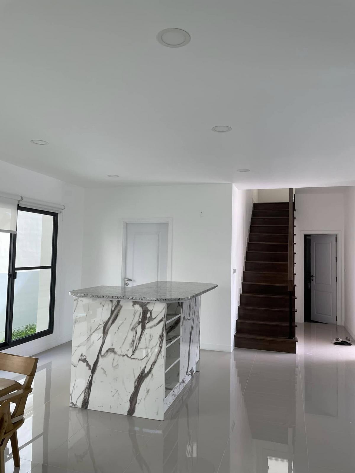 ขายบ้านสมุทรปราการ สำโรง : 28/02/2026, บ้านเดี่ยวสุดหรู 3 ห้องนอน ย่านบางนา-เทพารักษ์ 
ขาย 6.2 ล้าน หรือเช่า 70,000/เดือน พร้อมสิ่งอำนวยความสะดวกครบ!