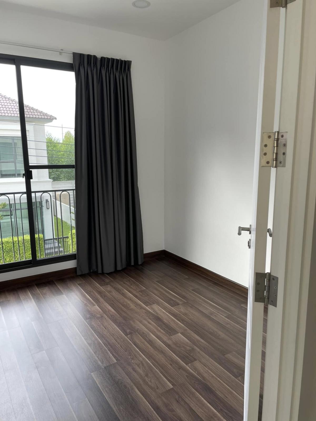 ขายบ้านสมุทรปราการ สำโรง : 28/02/2026, บ้านเดี่ยวสุดหรู 3 ห้องนอน ย่านบางนา-เทพารักษ์ 
ขาย 6.2 ล้าน หรือเช่า 70,000/เดือน พร้อมสิ่งอำนวยความสะดวกครบ!