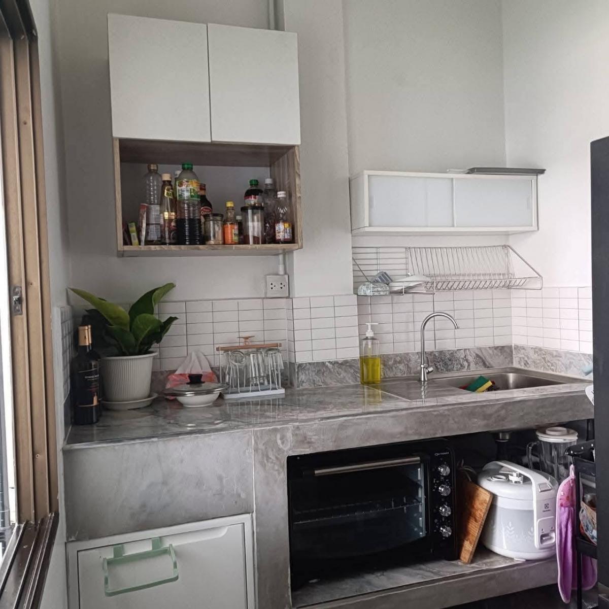 ขายทาวน์โฮมลาดพร้าว เซ็นทรัลลาดพร้าว : 28/02/2026, ขายทาวน์โฮมลาดพร้าว 3นอน3น้ำ 4.5 ล้าน พร้อมจอดรถ 4 คัน เช่าเพียง 29,000 บ. ทำเลดี ใกล้รถไฟฟ้าสายสีเหลือง