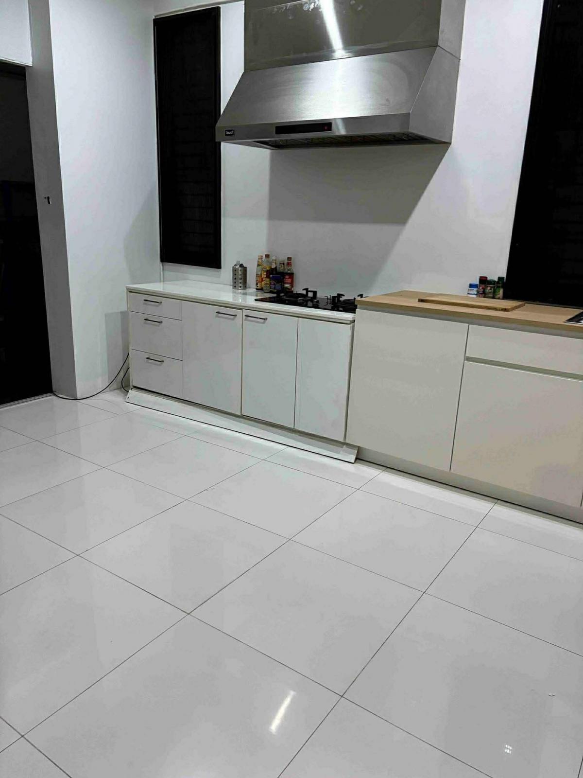 ขายบ้านลาดพร้าว เซ็นทรัลลาดพร้าว : 28/02/2026, บ้านหรู 5 ห้องนอน ย่านลาดพร้าว พร้อมพื้นที่กว้าง 460 ตร.ม. 
ลงทุนหรืออยู่อาศัย ใกล้แยกลาดพร้าว เพียง 19.5 ล้าน!