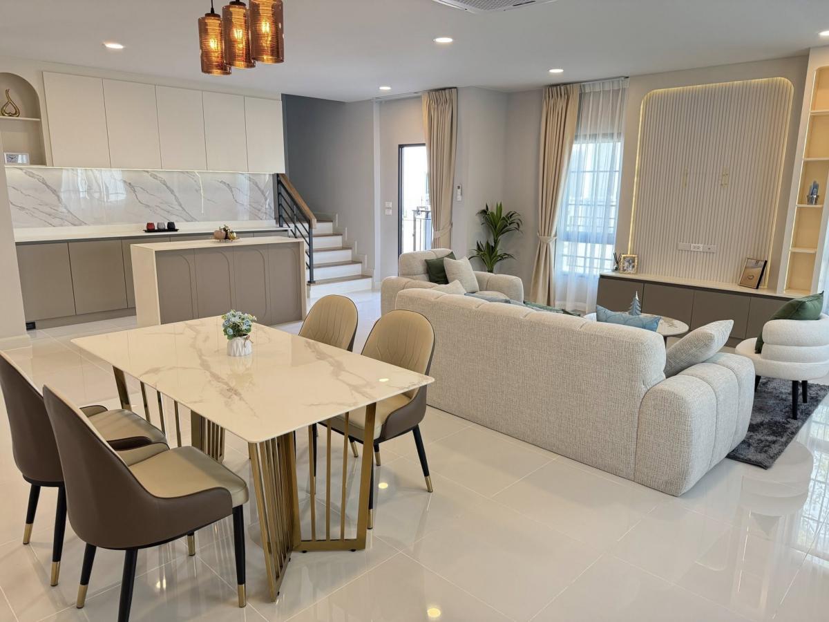 ขายบ้านบางนา แบริ่ง ลาซาล : 28/02/2026, บ้านเดี่ยว 4 ห้องนอน พร้อมสวนกว้าง บางนา ใกล้เมกะ 
เช่า 100,000 บาท/เดือน หรือขาย 11.9 ล้าน พร้อมเฟอร์ครบ!