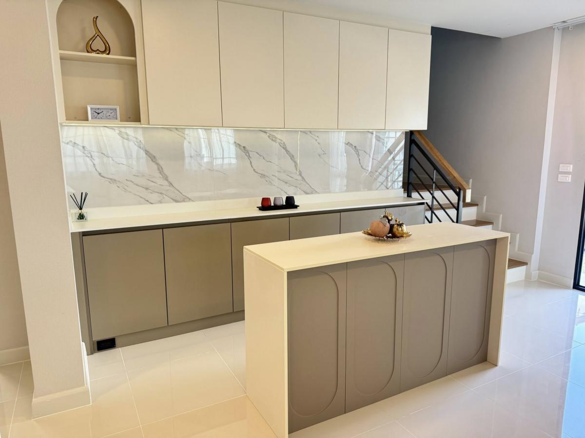 ขายบ้านบางนา แบริ่ง ลาซาล : 28/02/2026, บ้านเดี่ยว 4 ห้องนอน พร้อมสวนกว้าง บางนา ใกล้เมกะ 
เช่า 100,000 บาท/เดือน หรือขาย 11.9 ล้าน พร้อมเฟอร์ครบ!