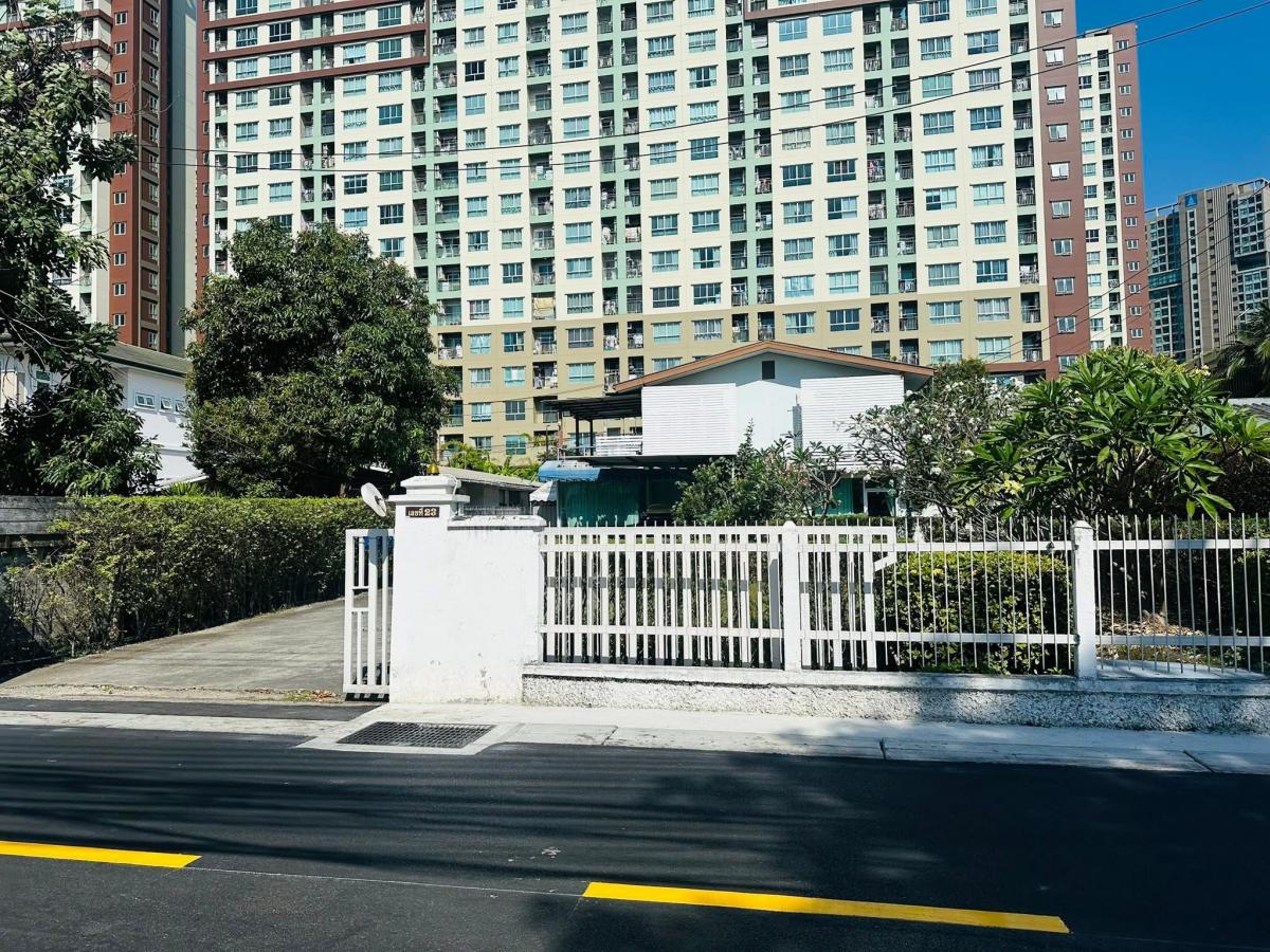 ให้เช่าบ้านเกษตร นวมินทร์ ลาดปลาเค้า : 28/02/2026, บ้านพร้อมโกดัง 200 ตร.วา ใกล้ BTS รัชโยธิน 
เช่าเพียง 98,000฿/เดือน ลงตัวทำธุรกิจหรือพักอาศัย!