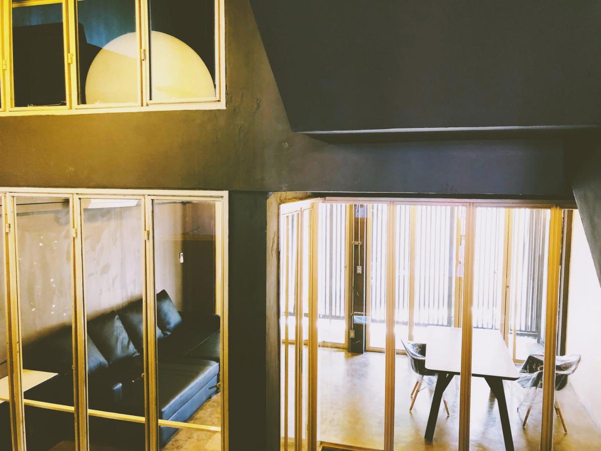 ให้เช่าทาวน์โฮมพระราม 9 เพชรบุรีตัดใหม่ RCA : 28/02/2026, บ้านใหญ่ 5 ห้องนอน โฮมออฟฟิศพร้อมพื้นที่ทำงาน บนถนนพระราม 9 เช่าราคาเพียง 57,000 บาท ตอบโจทย์ทุกไลฟ์สไตล์ในทำเลศักยภาพ