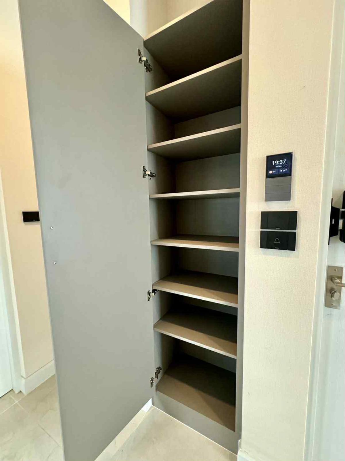 ให้เช่าบ้านบางนา แบริ่ง ลาซาล : 28/02/2026, เช่าบ้านเดี่ยวหรู 4 ห้องนอน บางกอกบูเลอวาร์ด บางนา กม.5 
พื้นที่กว้าง 237 ตร.ม. พร้อมที่จอดรถ เดินทางสะดวก!