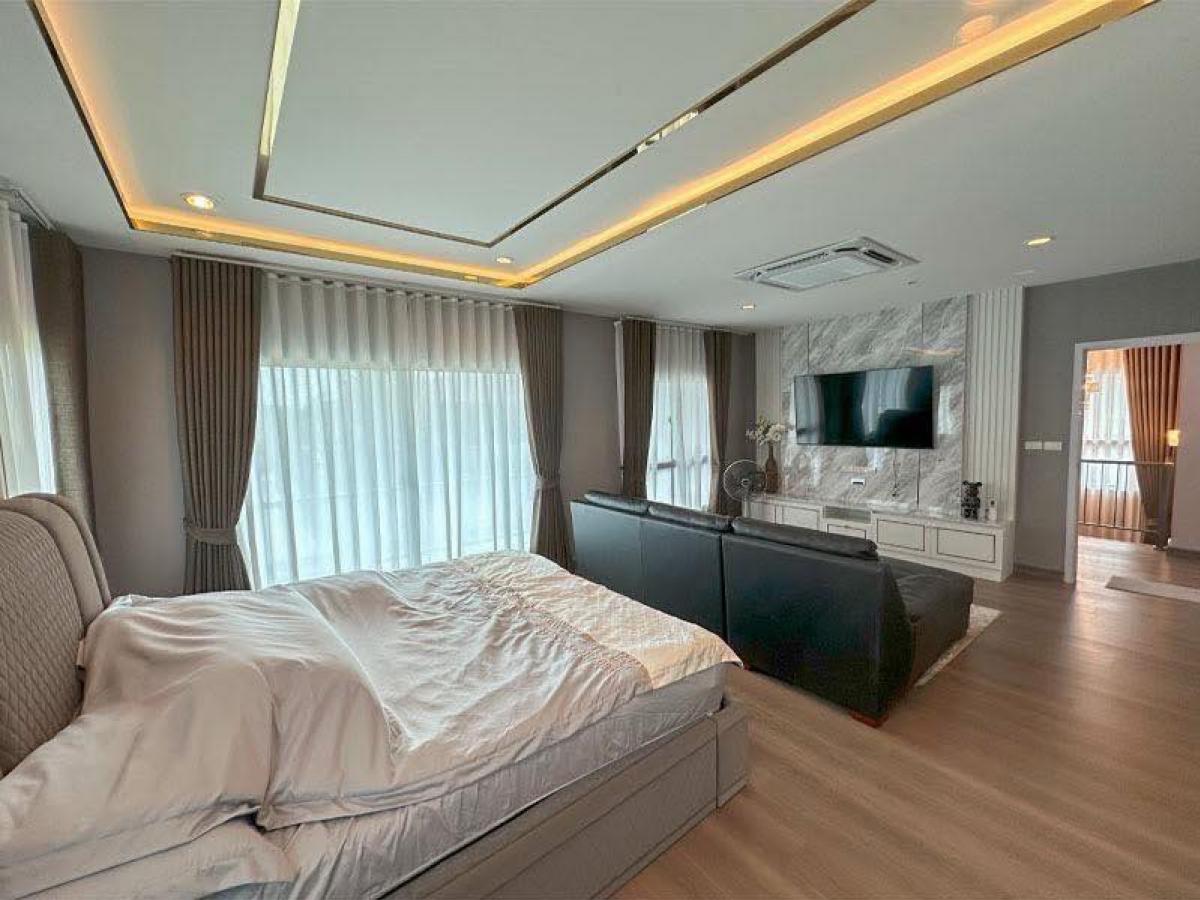 For SaleHouseBang kae, Phetkasem : 28/02/2026, New house, 4 bedrooms, with solar cells, fully furnished, ready to move in at Passorn Sai 2. 
Width area 305 sq m. on land 102 sq m. Great price only 12.99 million.